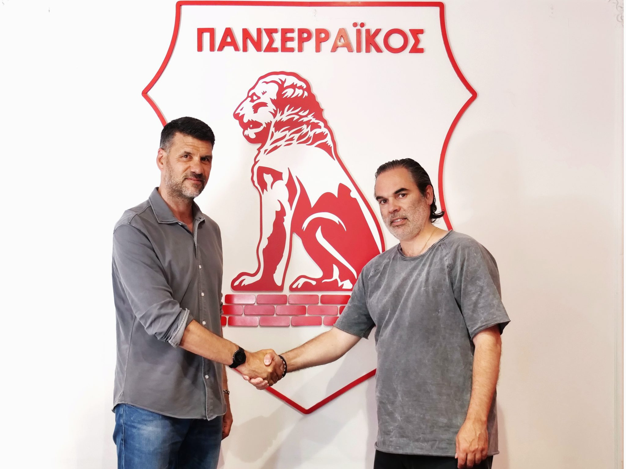 Επίσημο του Μπάτσι στον Πανσερραϊκό