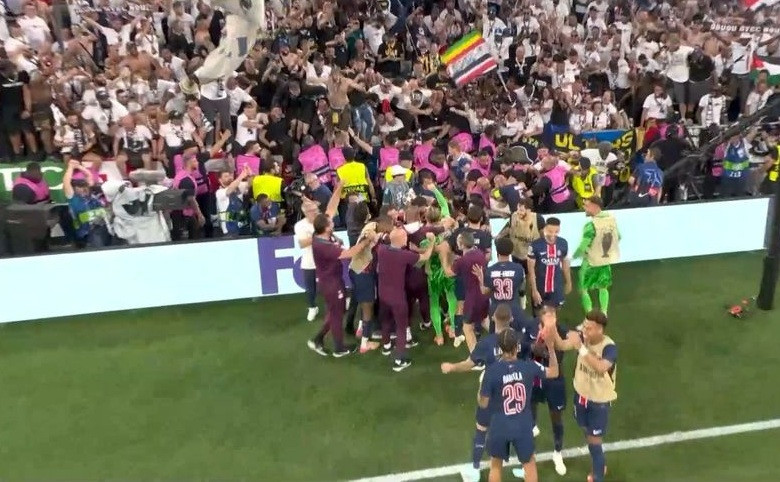 Η Παρί Σεν Ζερμέν «σμπαραλιάζει» την άμυνα της Ίντερ κι ο Μαγιουλού κάνει το 5-0 (video)