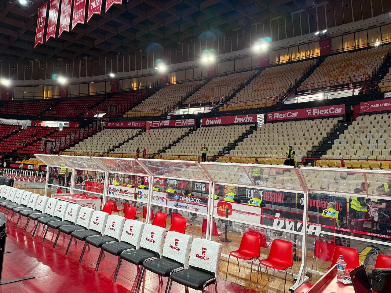 Εικόνες από τον πάγκο του Παναθηναϊκού στο ΣΕΦ (video)