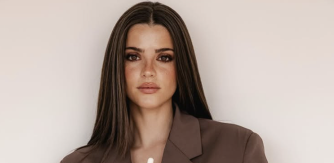 Αυτή είναι η καλλονή σύντροφος του Γιόκερες που θέλει να χαλάσει τη μεταγραφή του στην Άρσεναλ