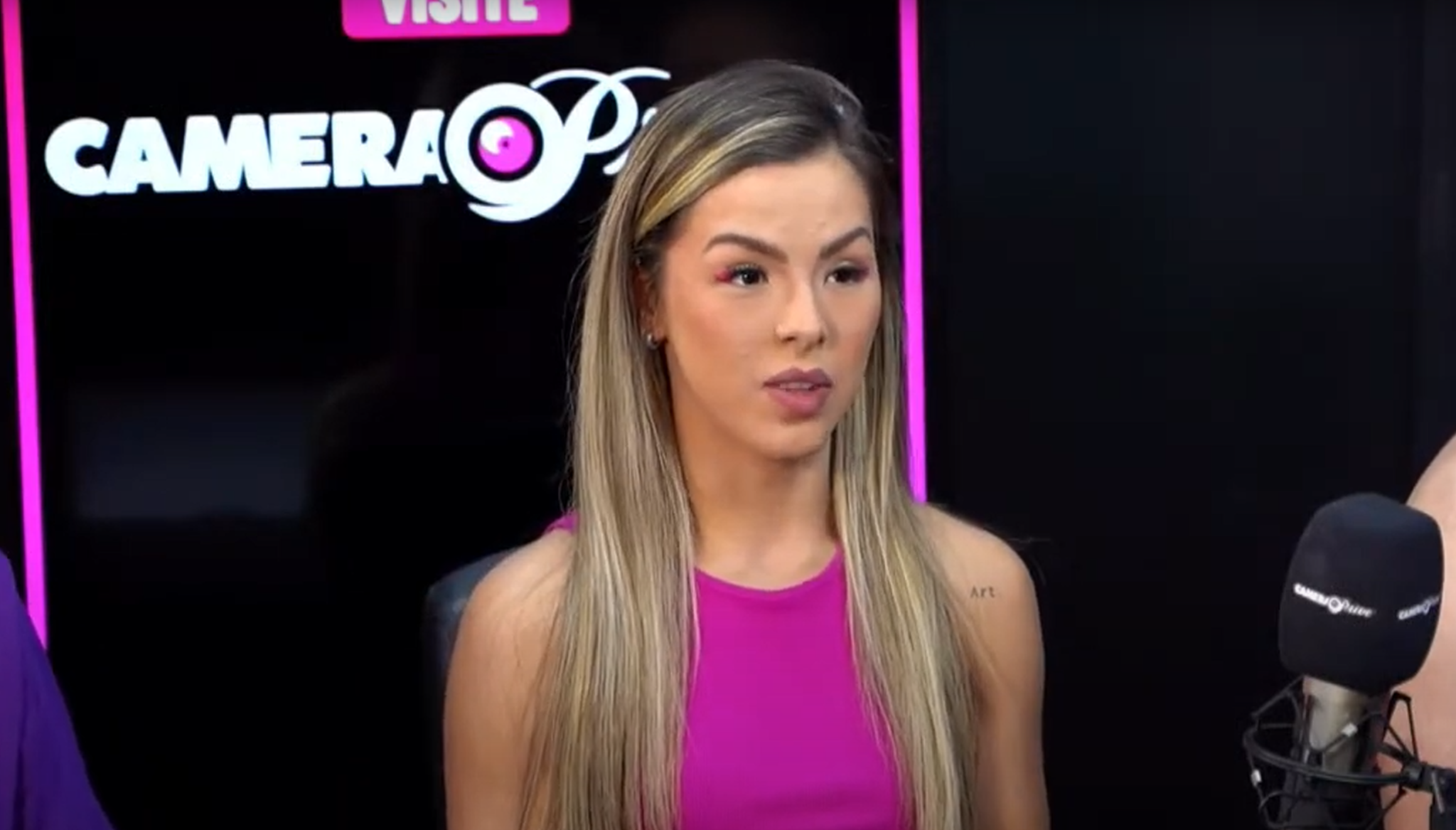 Την έδιωξε η ομάδα της λόγω «καυτών» φωτογραφιών και τώρα βγάζει μια περιουσία στο OnlyFans