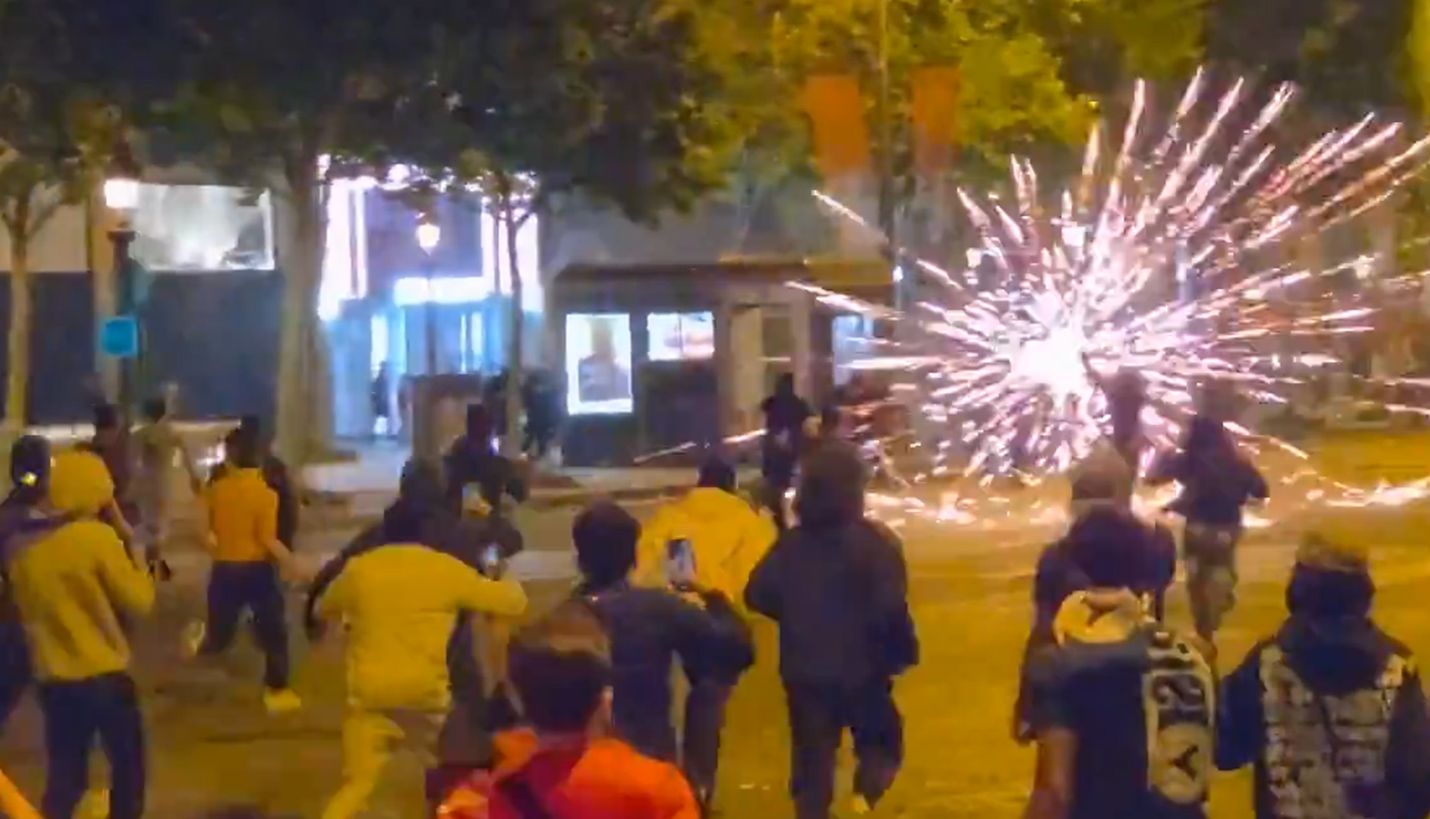 Χάος στο Παρίσι μετά τον τελικό: Επεισόδια, καμένα αυτοκίνητα και σχεδόν 300 συλλήψεις (video)