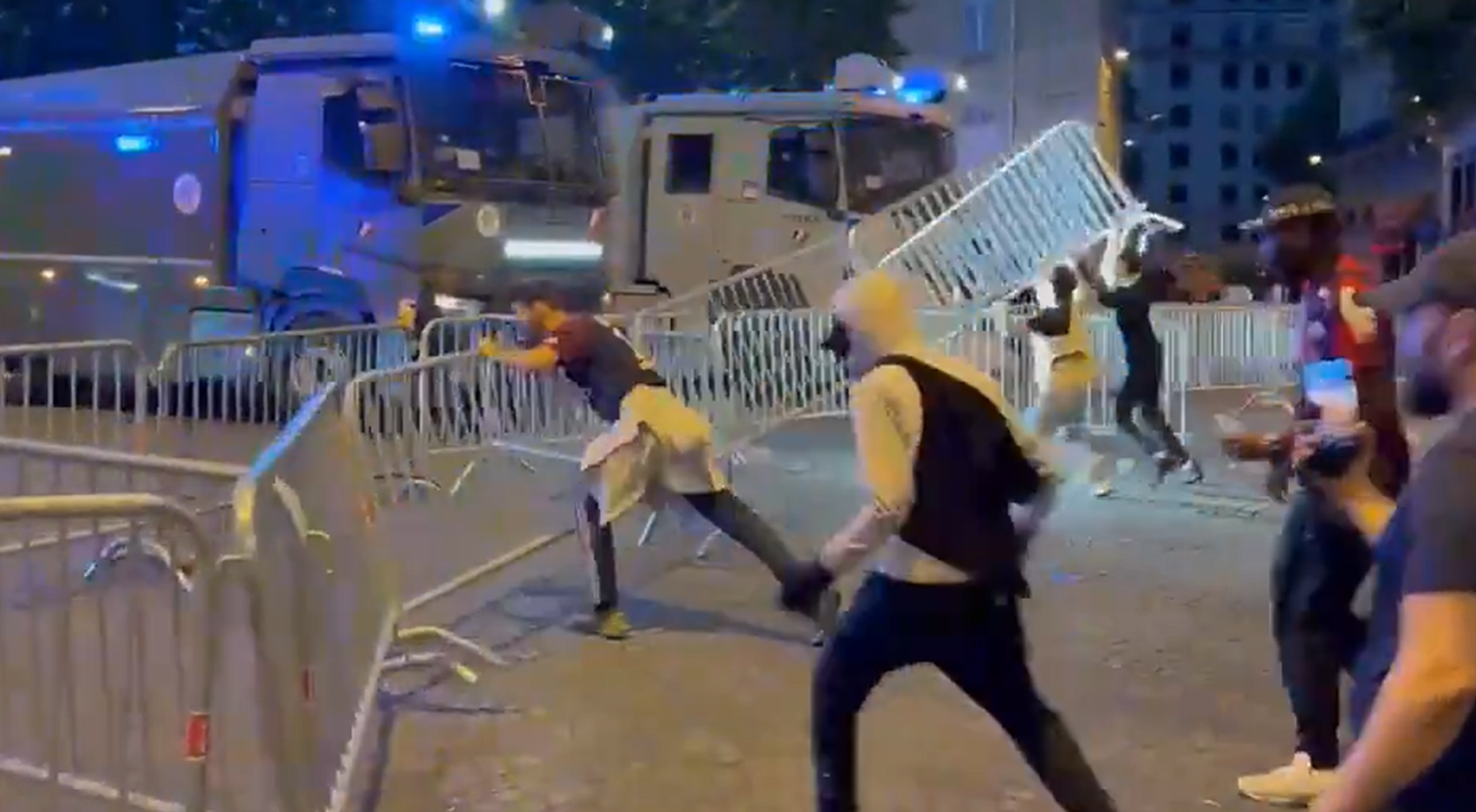 Σοκ στη Γαλλία - 17χρονος οπαδός της Παρί μαχαιρώθηκε θανάσιμα πριν τον τελικό του Champions League!