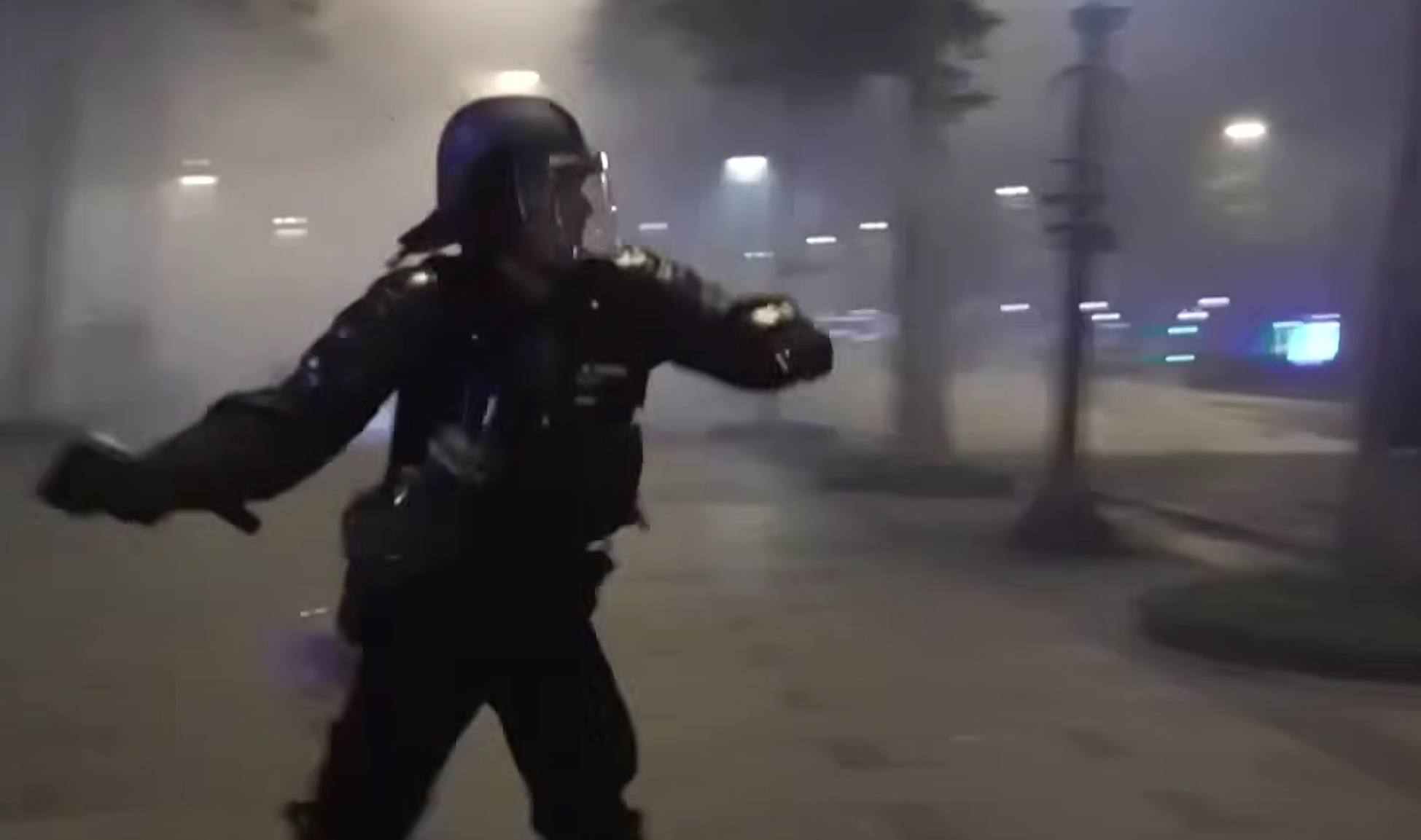 Νέο σοκ στη Γαλλία: Αστυνομικός σε τεχνητό κώμα - Χτυπήθηκε από οπαδούς της Παρί