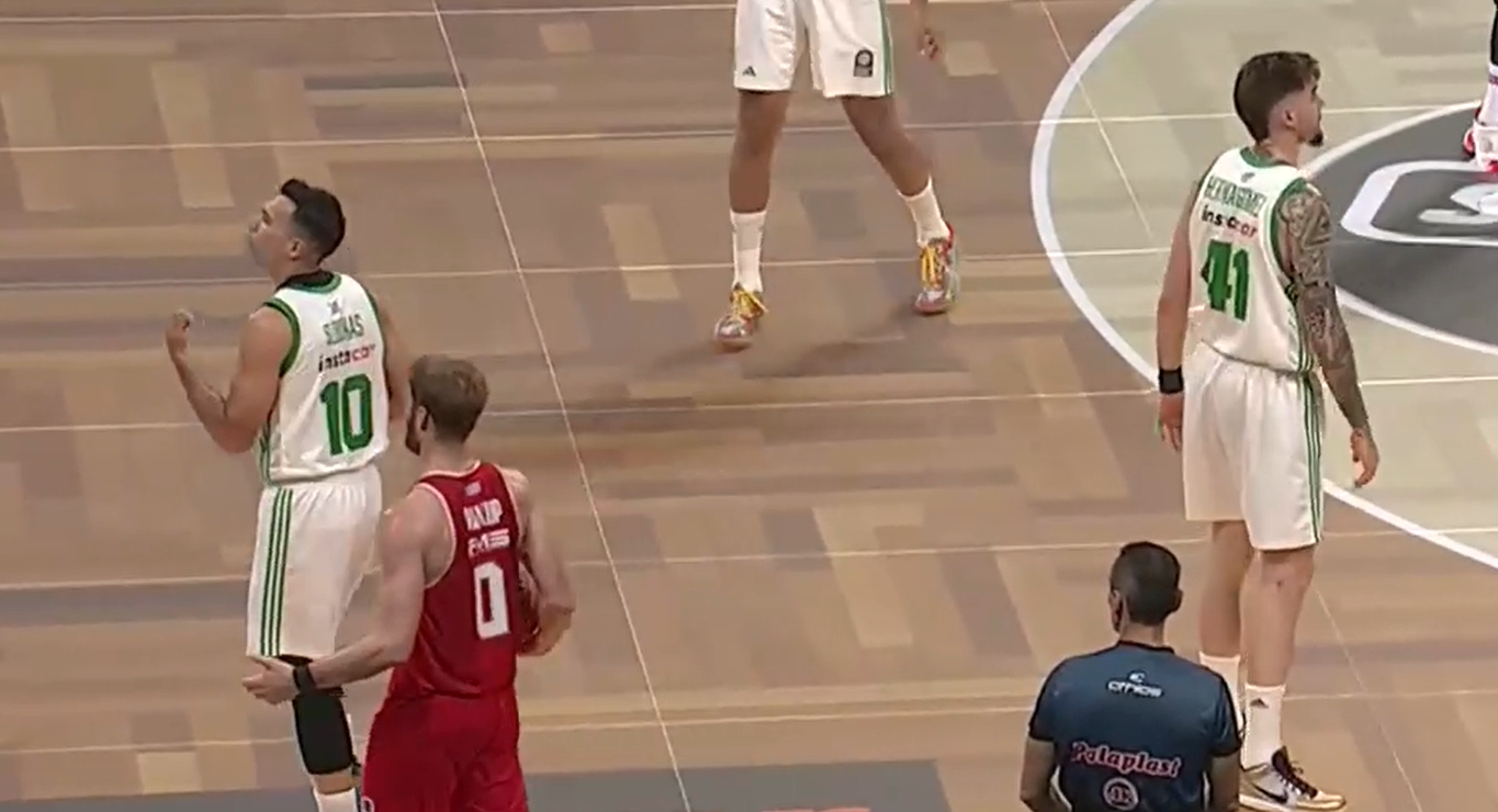 Διπλή τεχνική ποινή σε Γουόκαπ και Σλούκα: Μία... κόντρα που ολοκληρώθηκε πριν ξεκινήσει (video)