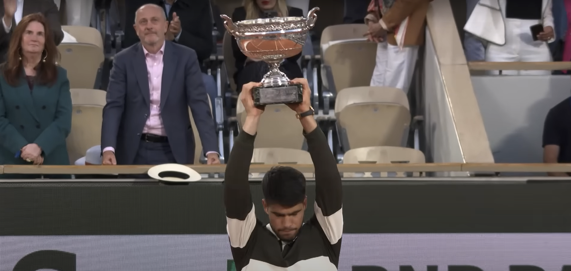 Το φοβερό πρωτοσέλιδο της «Equipe» για τον επικό τελικό Αλκαράθ-Σίνερ