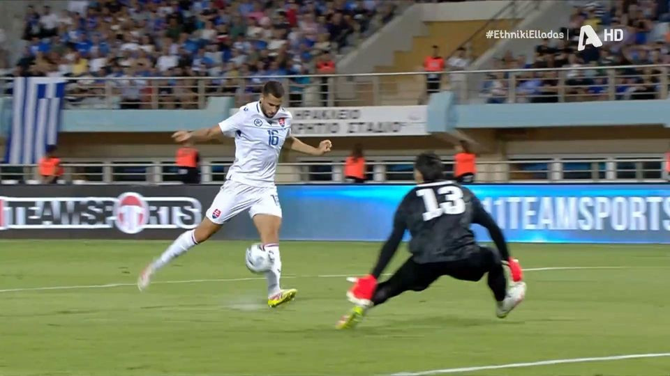 Από θέση οφσάιντ ο Χάντσκο το 1-1 για τη Σλοβακία (video)