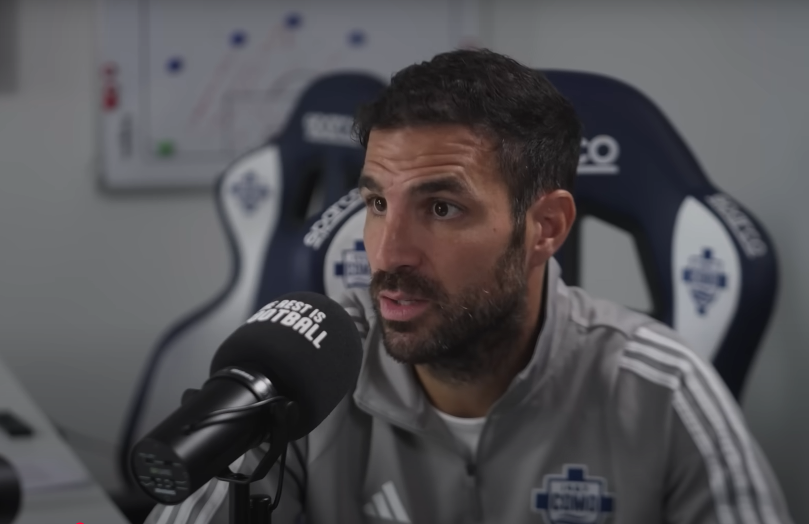 Φάμπρεγκας: «Προτιμώ να χάσω με 4-0 από το να παίξω με 6-3-1»