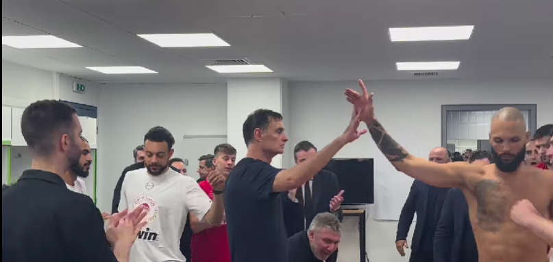 Η ομιλία του Μπαρτζώκα στο ΟΑΚΑ μετά τη νίκη: «Κανένας πανηγυρισμός, πετύχαμε κάτι σπουδαίο εδώ μέσα - Την Κυριακή έχουμε ακόμη ένα ματς»(video)