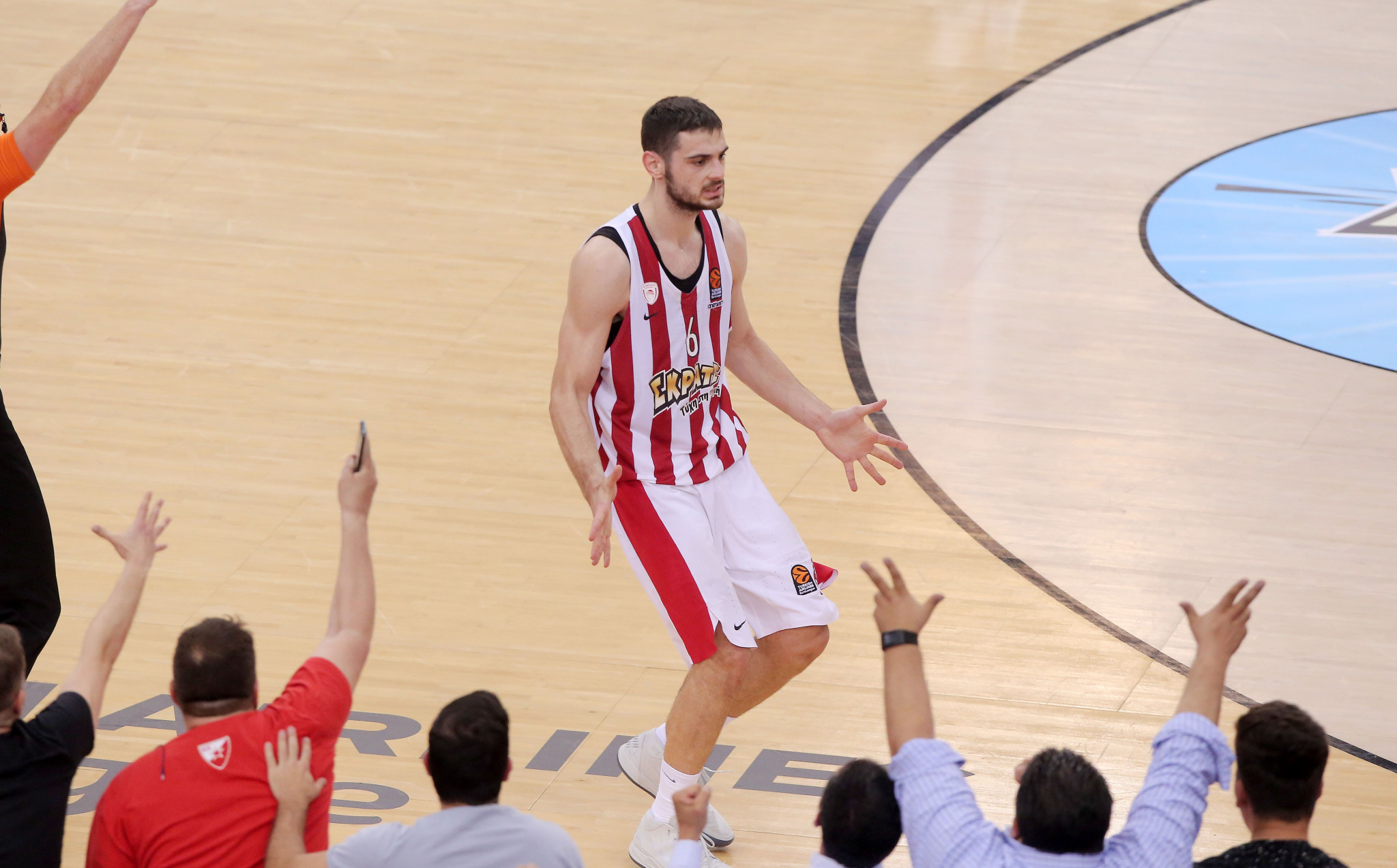 Ο Παπαπέτρου απάντησε στο αντίο του Ολυμπιακού: «Ο αθλητισμός ενώνει»