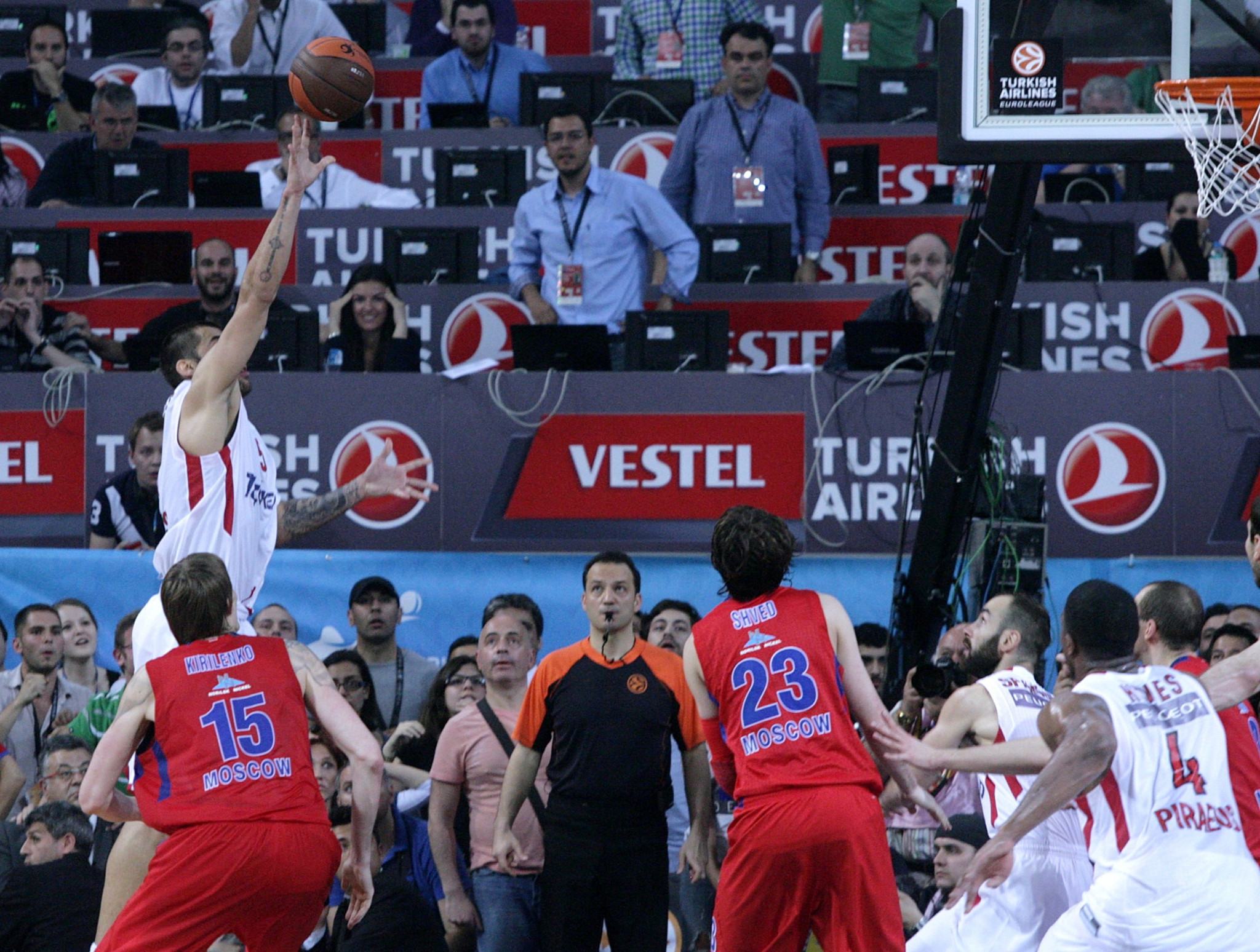 Ο Ολυμπιακός τα έβαλε με τις πιθανότητες, κέρδισε και η Euroleague το θυμήθηκε (video)