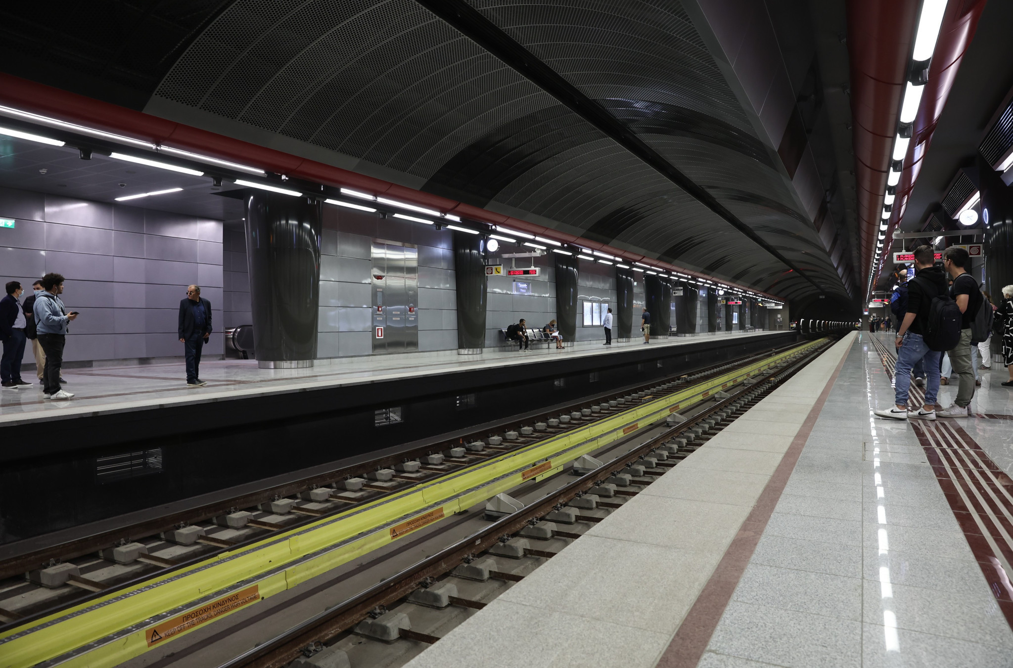 Γνωστός μάνατζερ ποδοσφαίρου ο άνδρας που ανασύρθηκε νεκρός απ’ τις γραμμές του Μετρό Συντάγματος