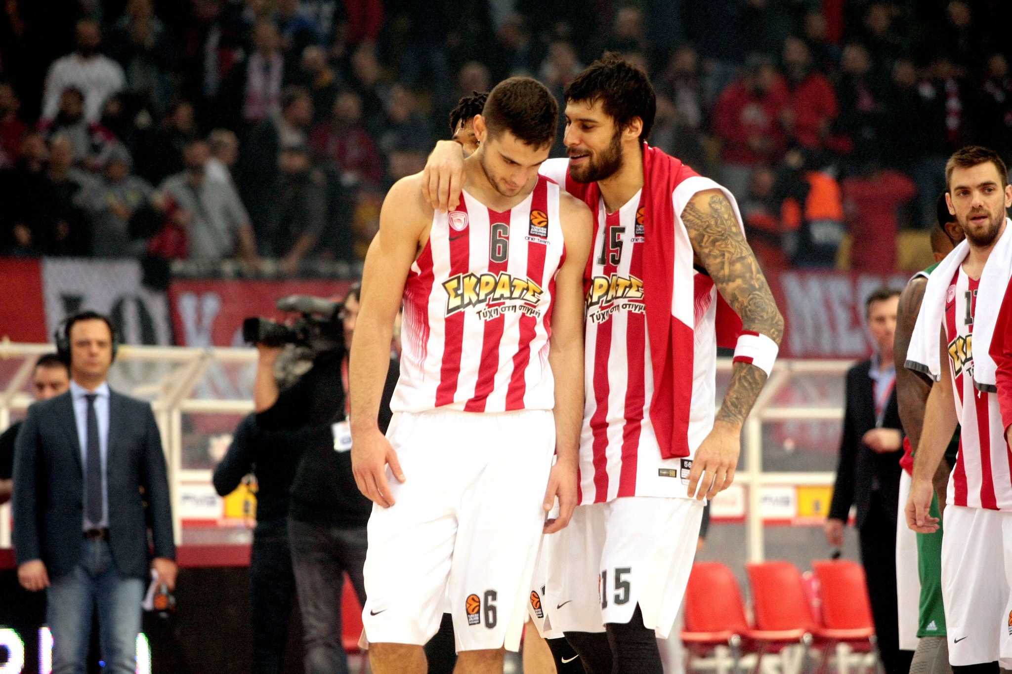 Με ένα χιουμοριστικό μήνυμα ο Πρίντεζης αποχαιρέτησε τον Παπαπέτρου από την ενεργό δράση