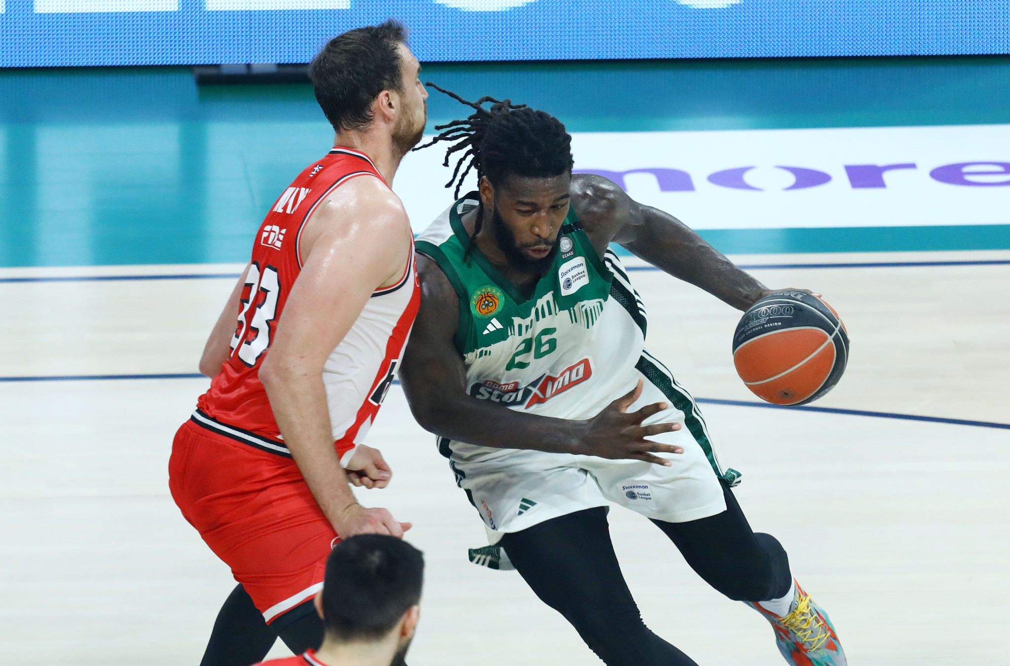 Ψηλοί για όλα τα γούστα: Τι υπάρχει στην αγορά για Ολυμπιακό-Παναθηναϊκό