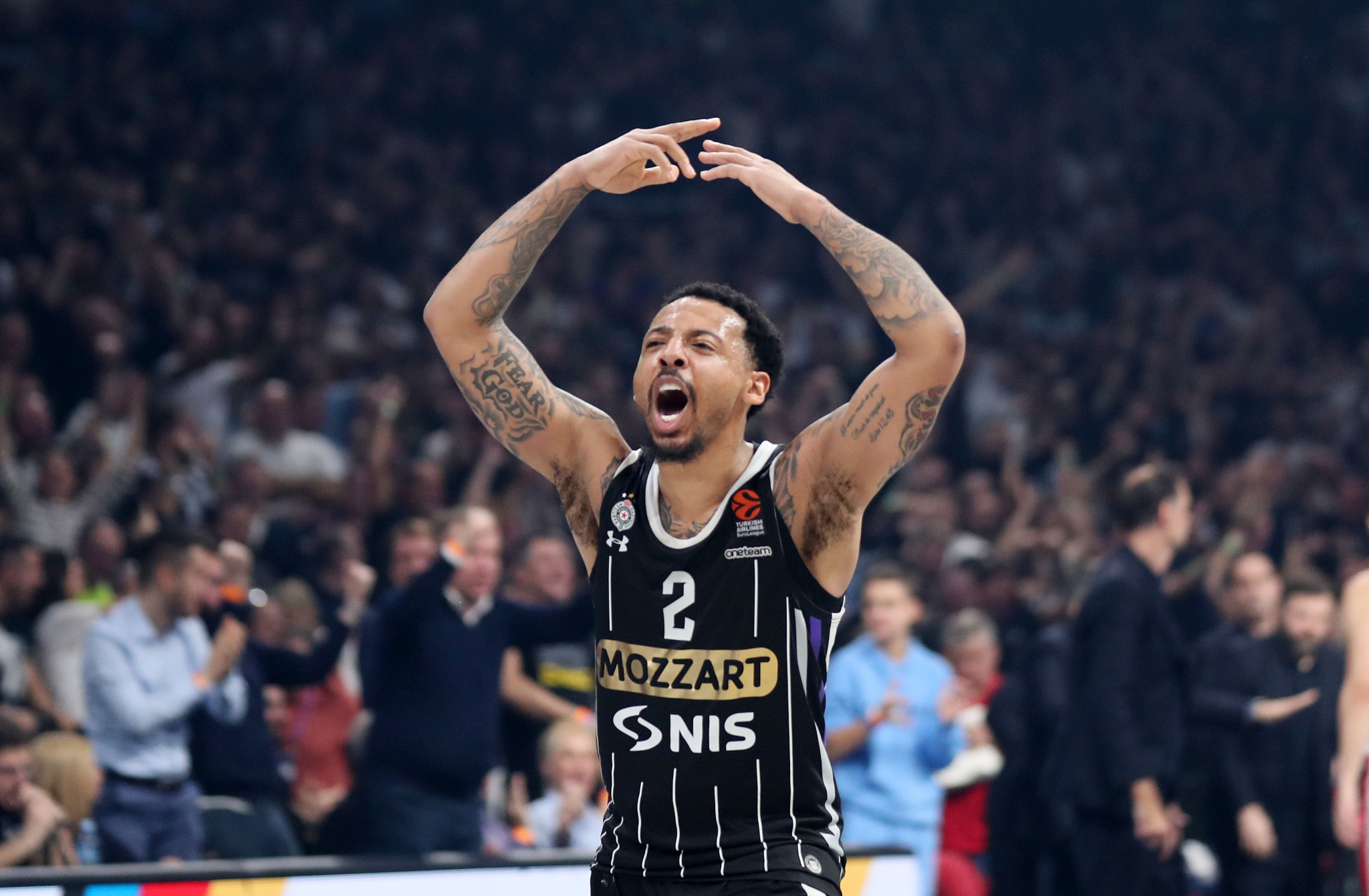 Μένει στη Σερβία με στόχο την κατάκτηση της Euroleague ο Τζόουνς