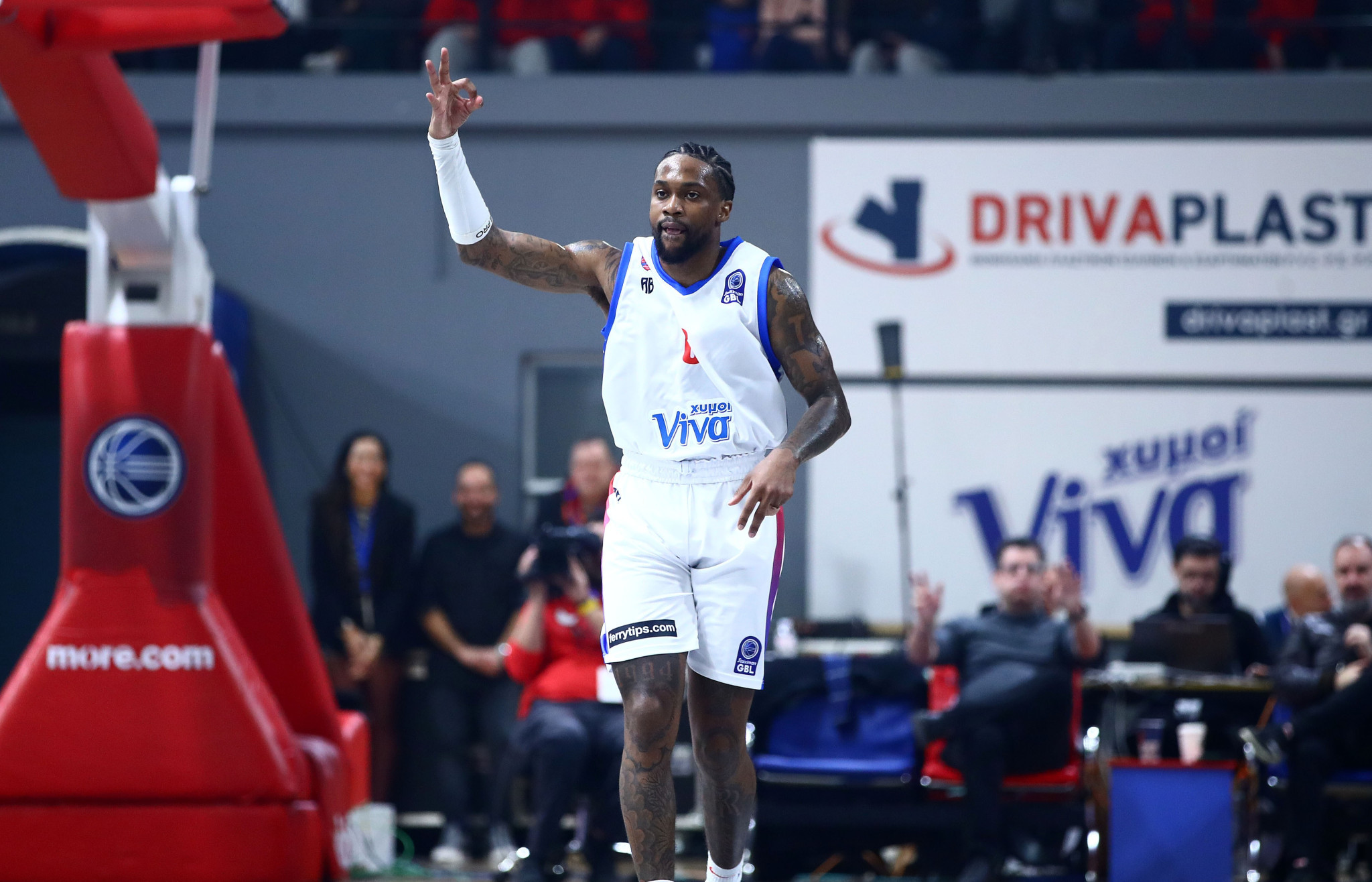 Ψηλά στη λίστα του Προμηθέα ο Ρέι