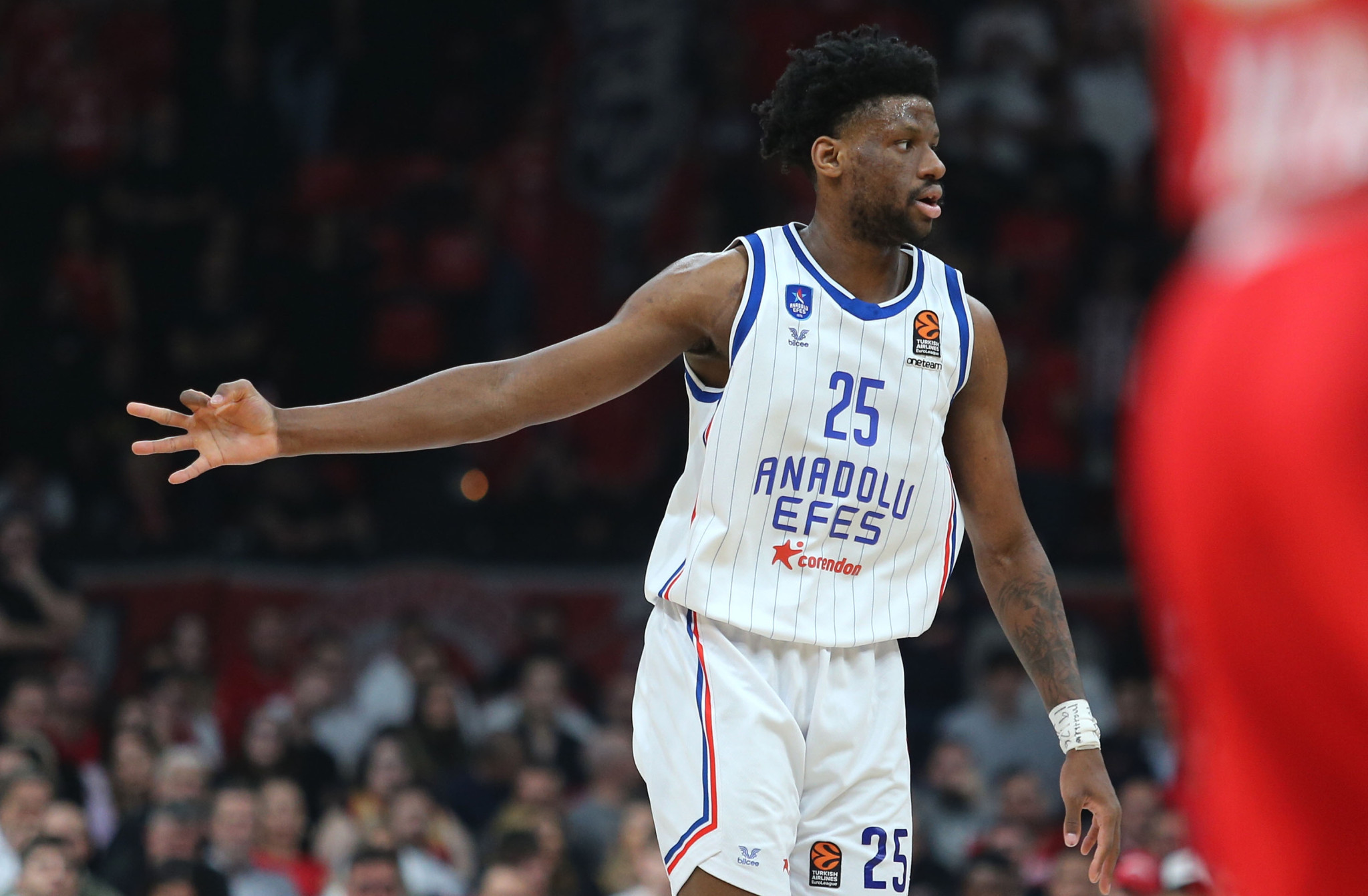 Τι συμβαίνει με τον Οτούρου και τους δύο «αιώνιους»