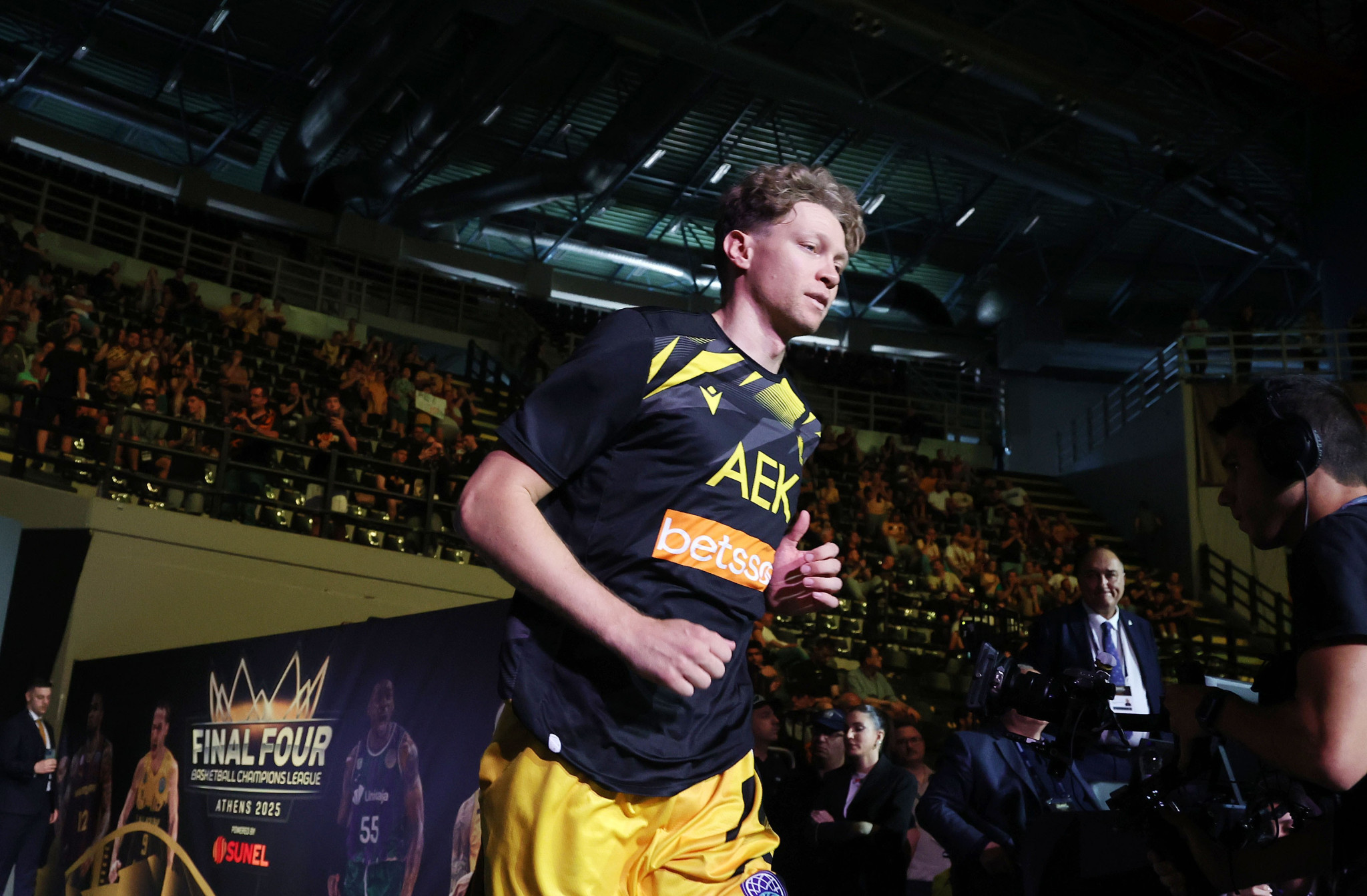 Το γεμάτο καλοκαίρι του Κουζμίνσκας με φόντο την προετοιμασία της ΑΕΚ