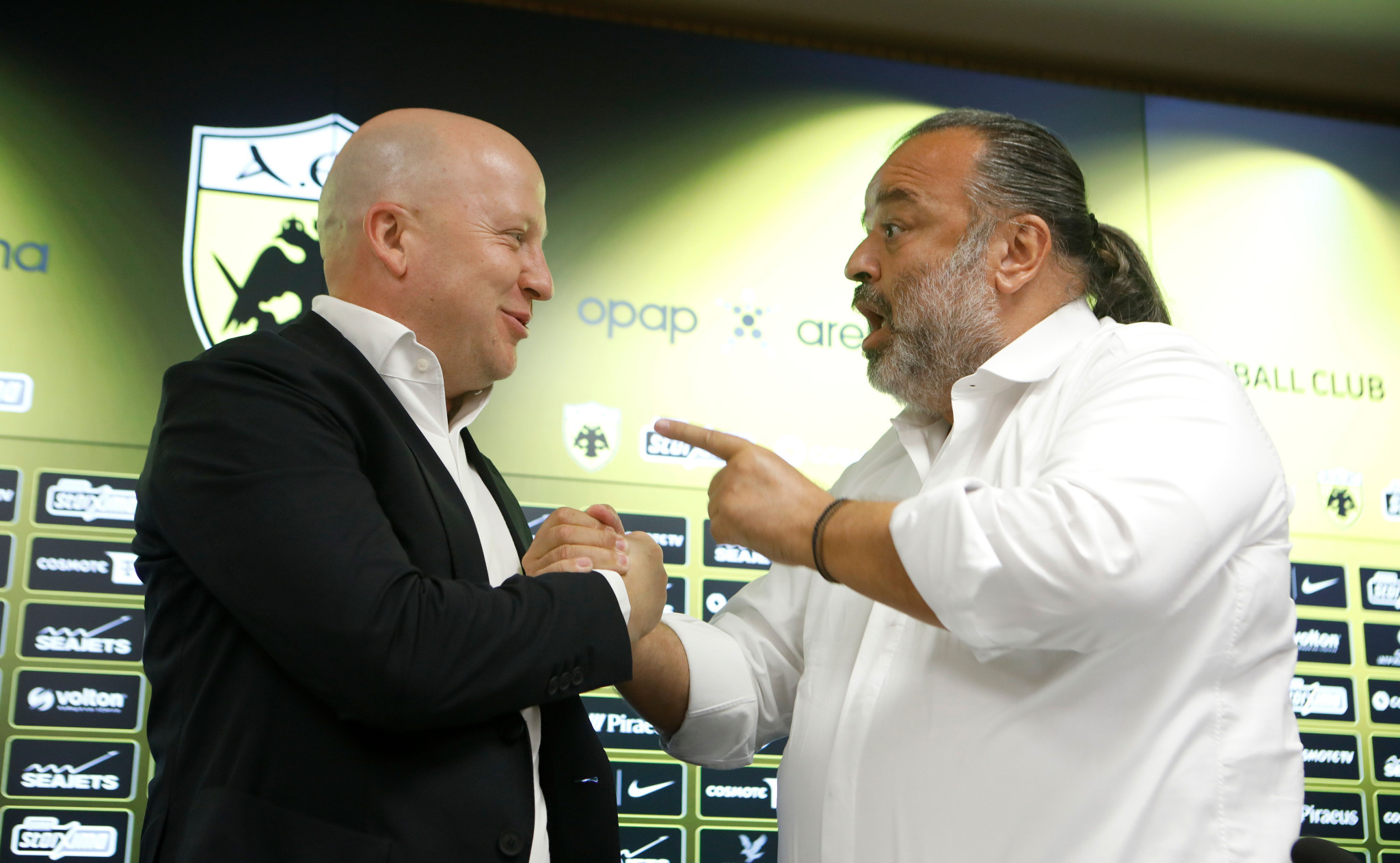 Ηλιόπουλος σε Νίκολιτς: «Εμείς χτίζουμε την τύχη της ΑΕΚ, πάμε!» (video)