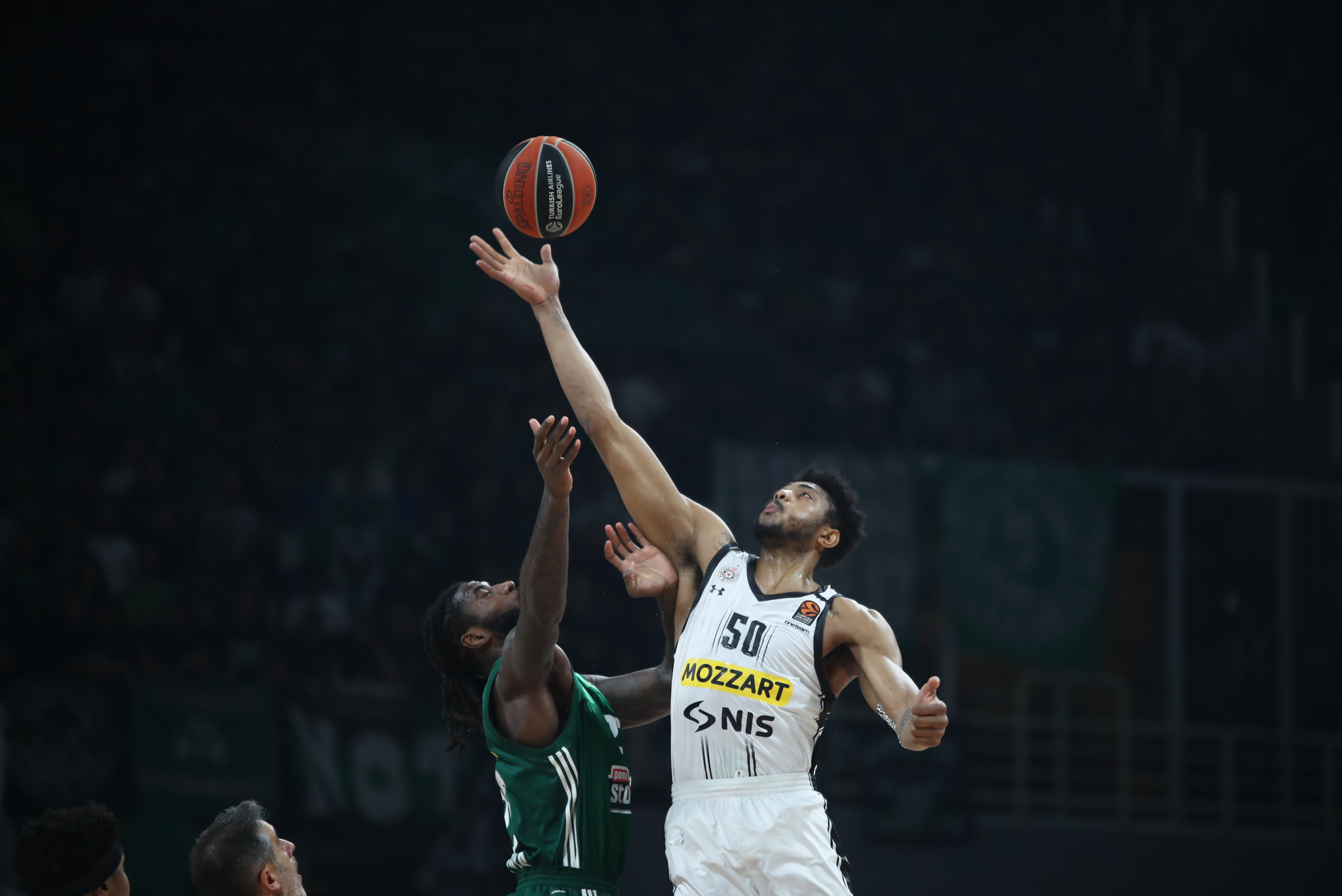 Το σενάριο της ανταλλαγής Καμπόκλο - Πετρούσεφ μεταξύ Ολυμπιακού και Χάποελ