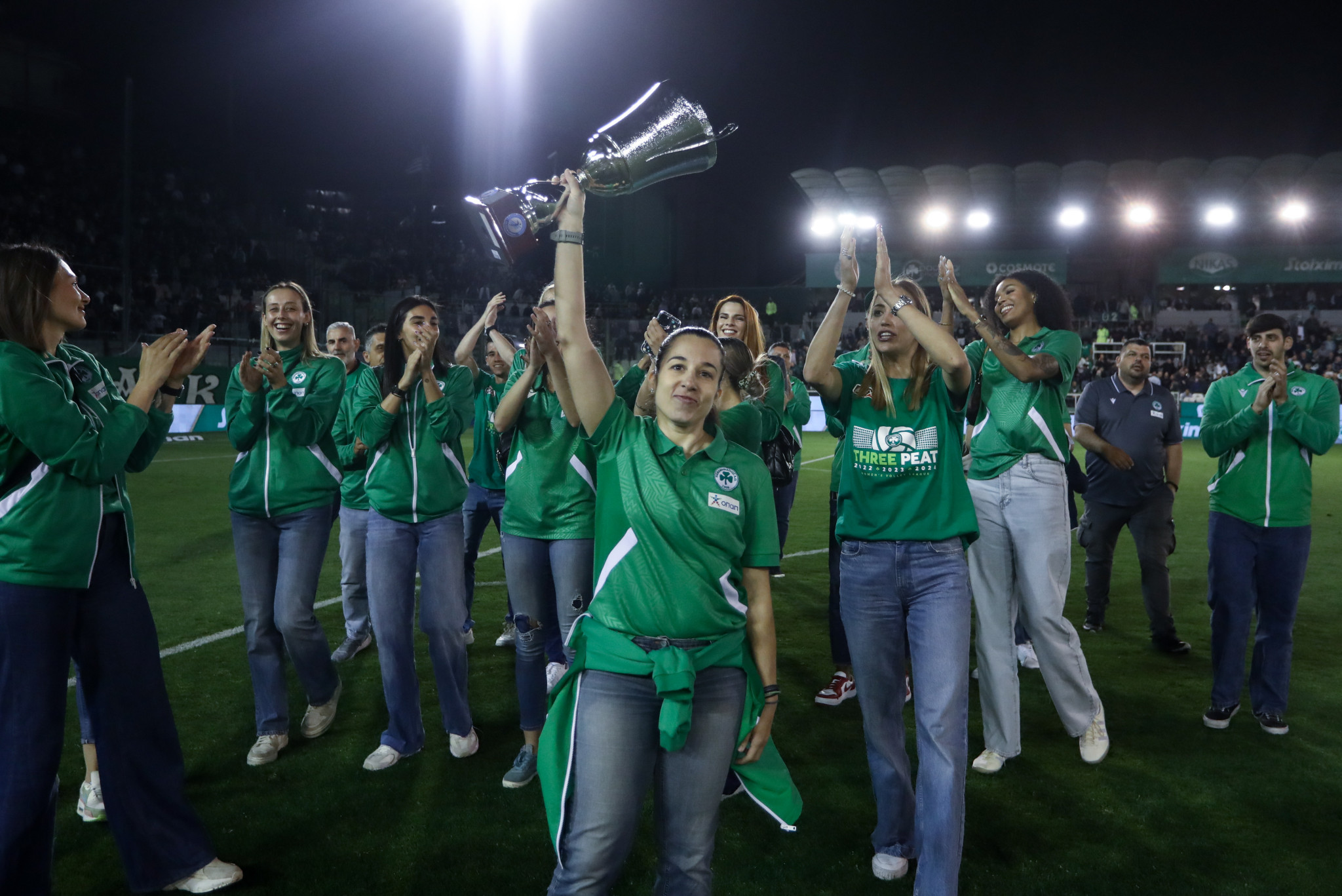 Υπόκλιση - Η Πέννυ Ρόγκα νίκησε τον καρκίνο και επιστρέφει επίσημα στα γήπεδα