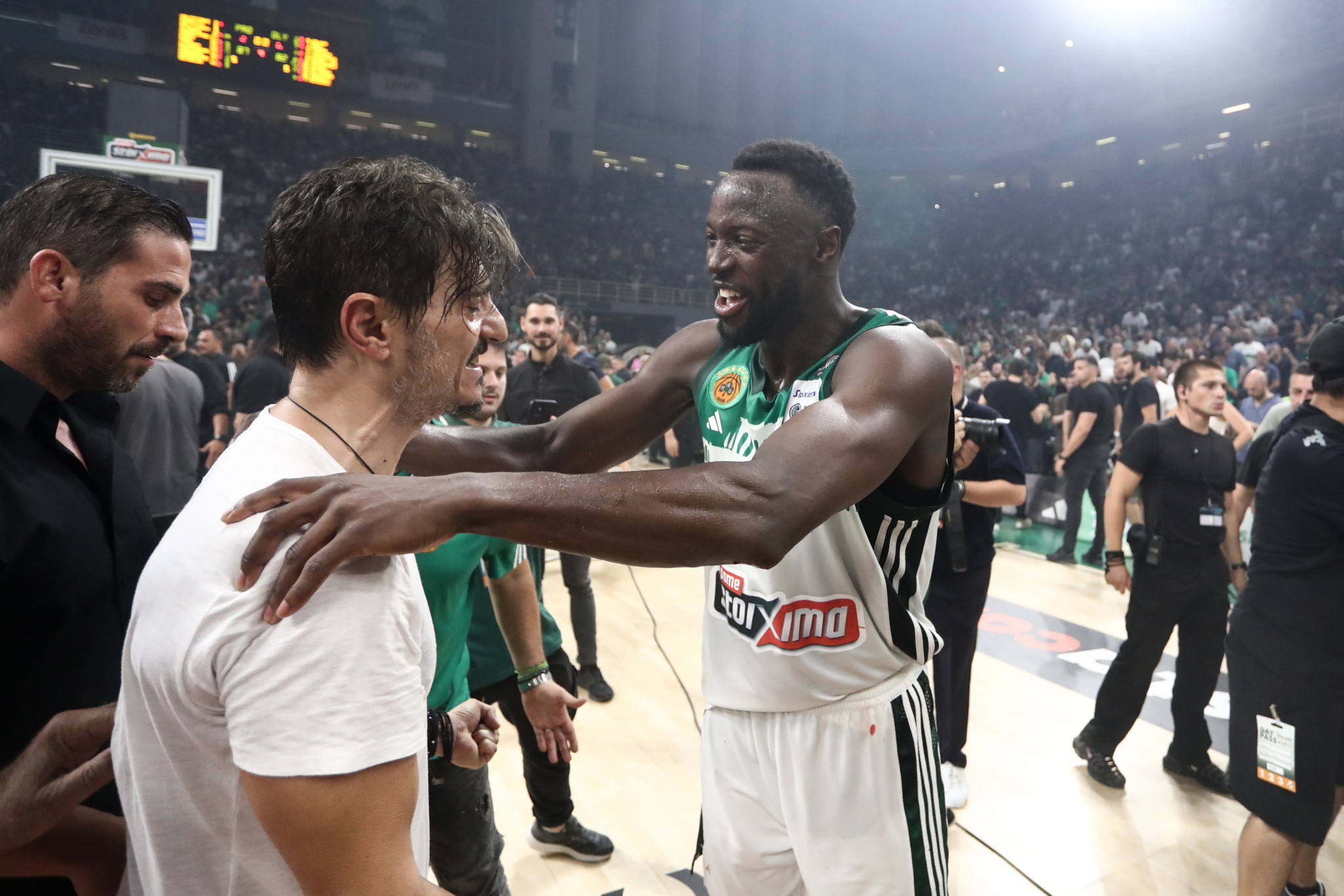 Ο Γιαννακόπουλος ανακοίνωσε την ανανέωση του Τζέριαν Γκραντ με τον Παναθηναϊκό