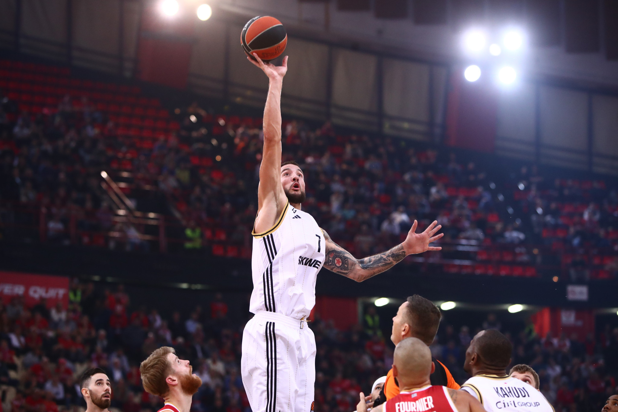 Τέλος από τη Βιλερμπάν ο Λοβέρν