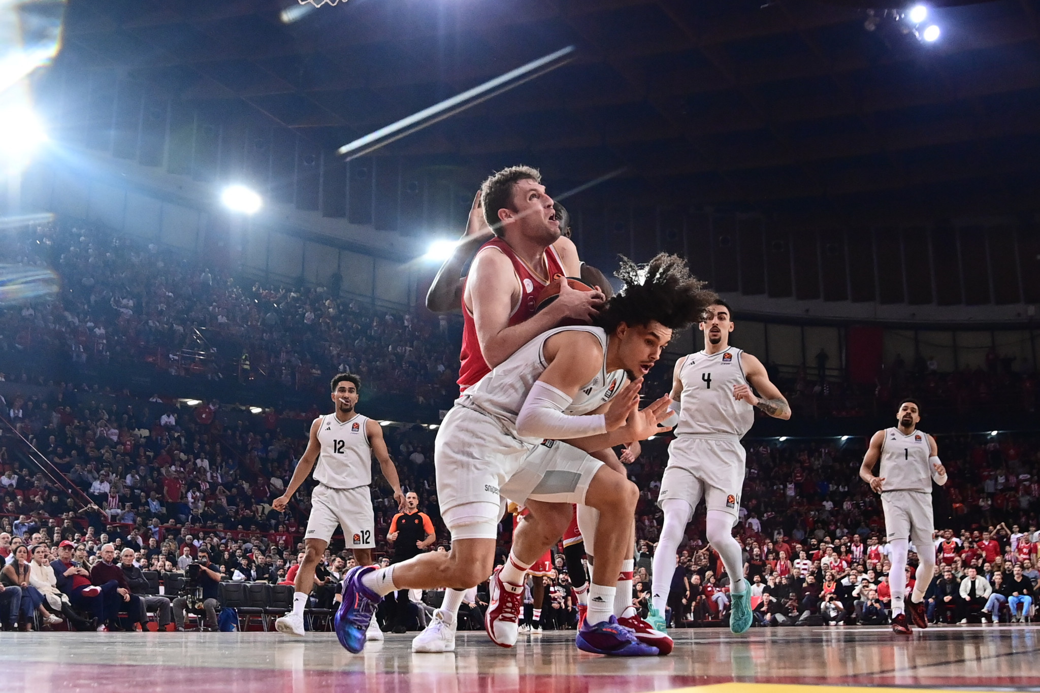 Ο Χιφί επέλεξε τον δικό του... MVP: Εκλεκτός του Γάλλου ήταν ο Σάσα Βεζένκοφ