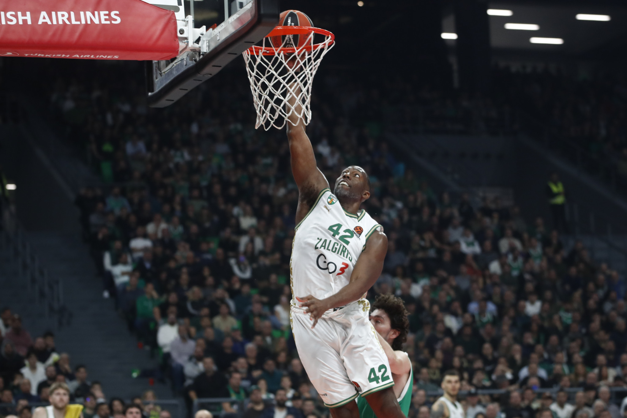 Ο Ντάνστον δεν κάνει σκέψεις αποχώρησης: «Νιώθω ότι έχω πράγματα να δώσω»