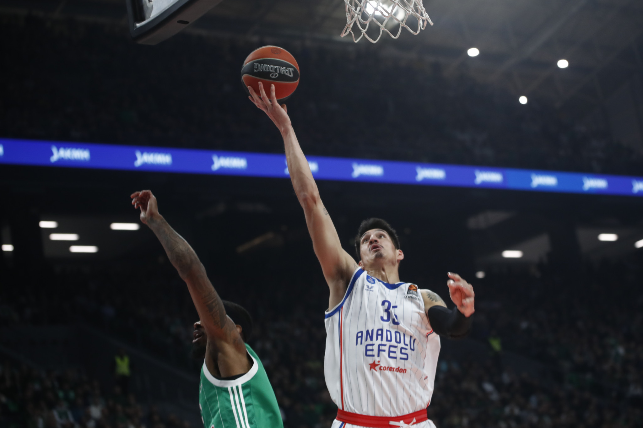 Πολύ κοντά στον Ντέρεκ Ουίλις η Παρί