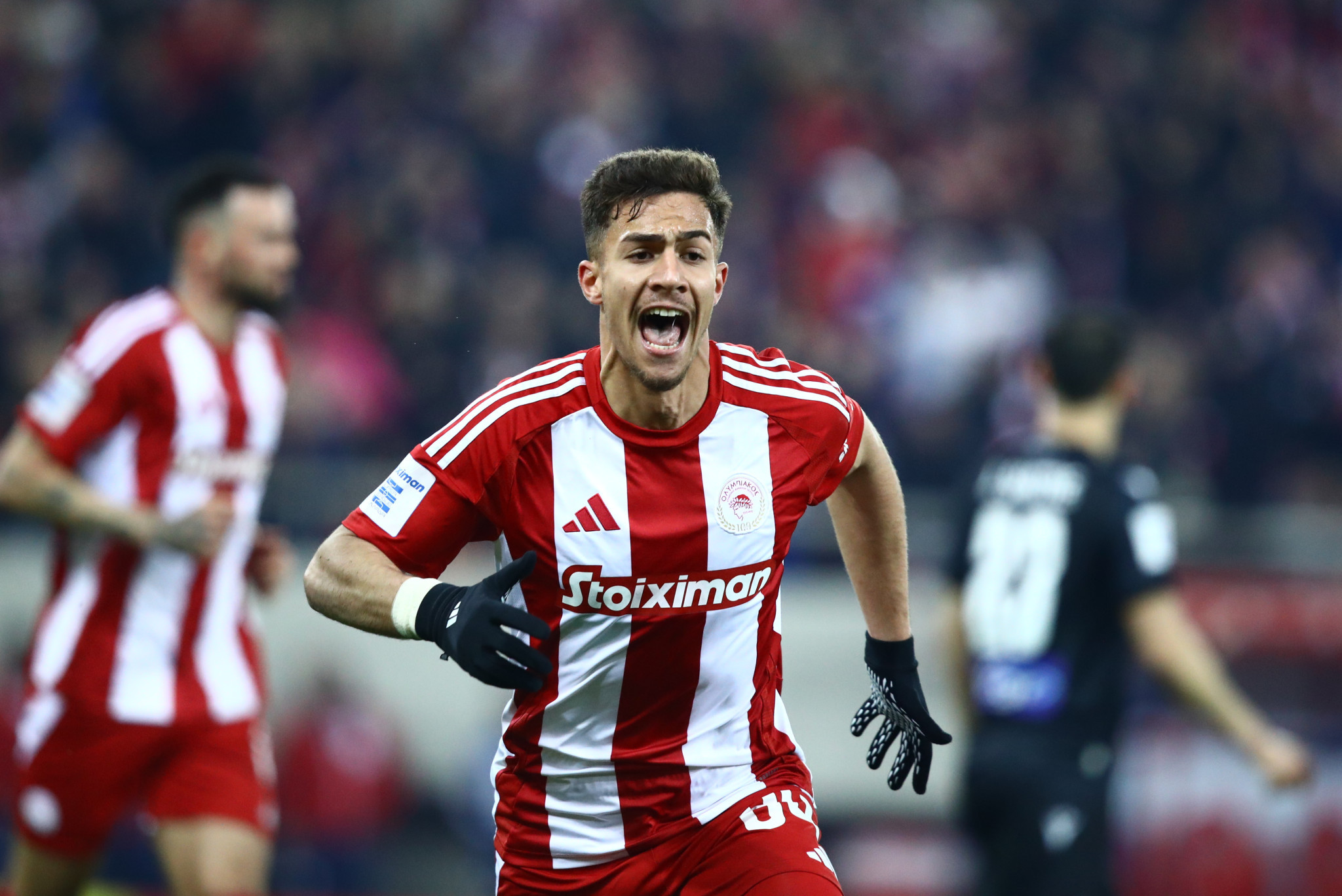 Η ώρα των υπογραφών για Κωστούλα: Από τη Μύκονο στο Μπράιτον, μέσω Ρίο Ντε Τζανέιρο και... Αντσελότι