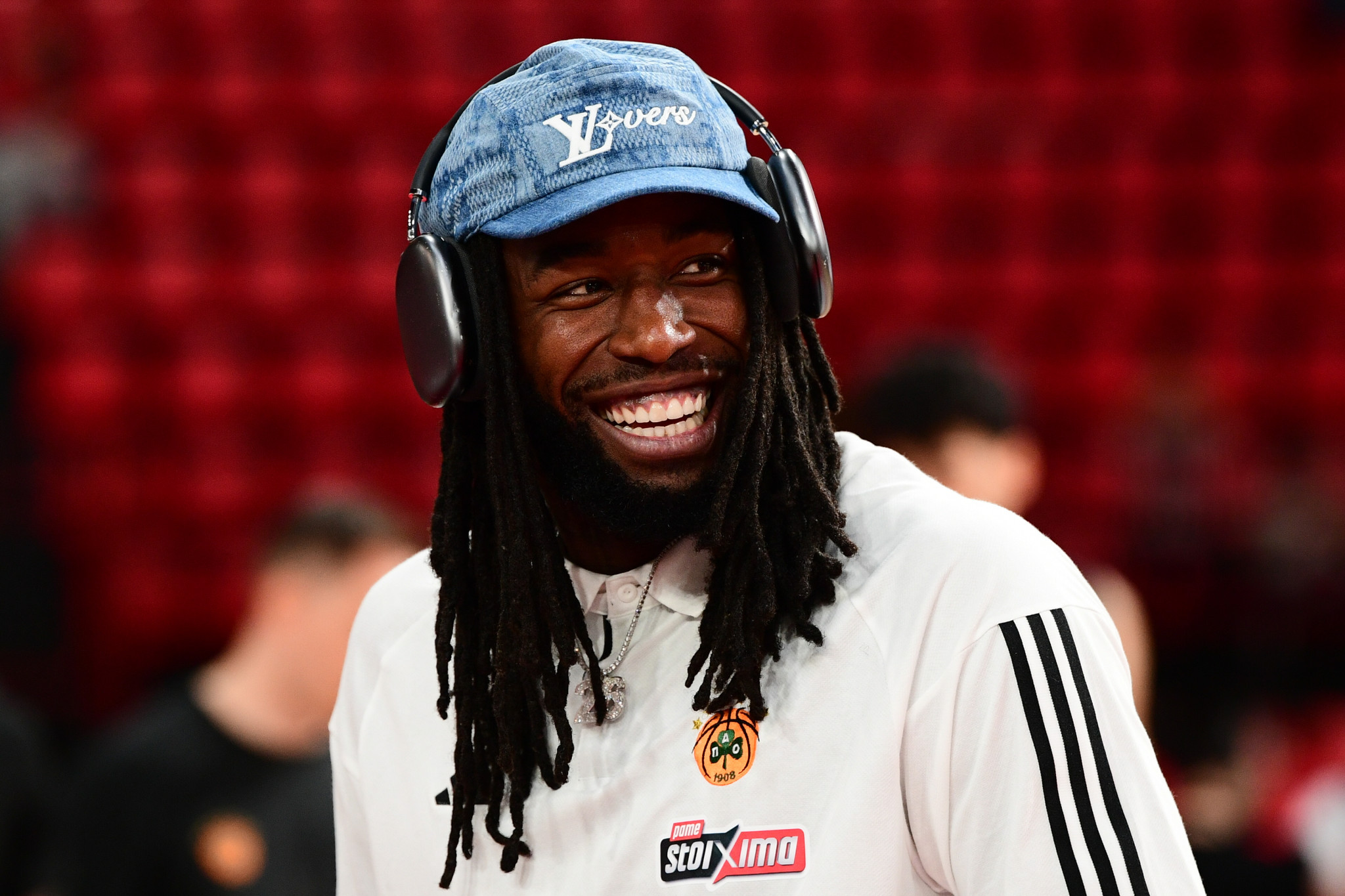 Στο Παρίσι αλλά ντυμένος... Roca Boy ο Ματίας Λεσόρ