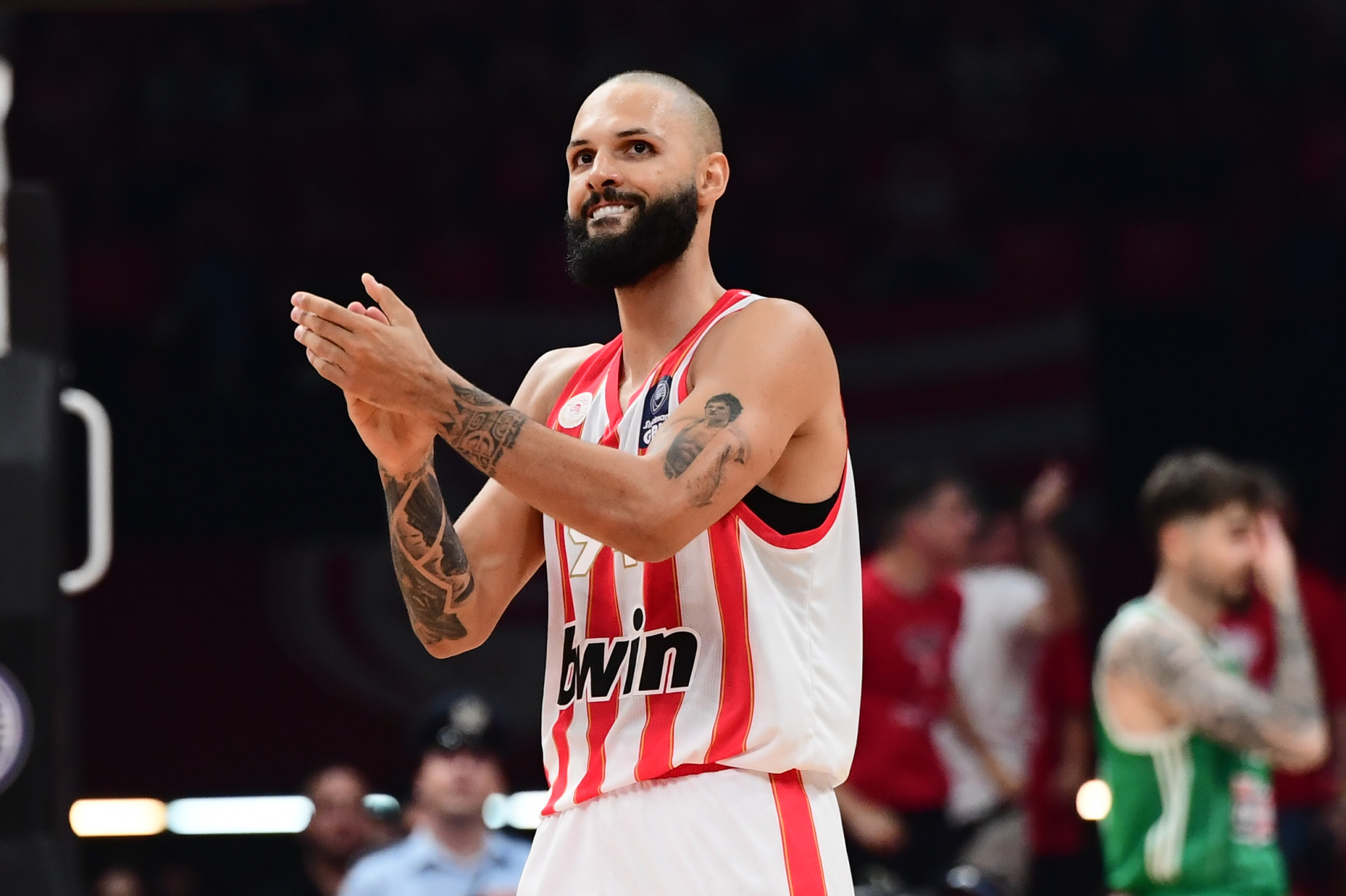 Its Mykonos Time για τον Φουρνιέ που ζητάει συμβουλές από τους φαν του