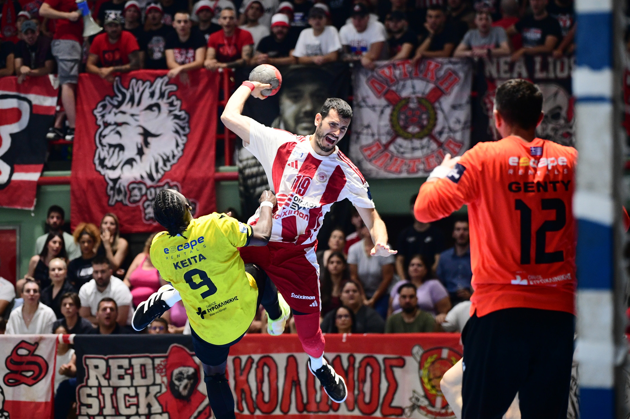 Πού θα δείτε τον τέταρτο τελικό του πρωταθλήματος ανάμεσα σε Ολυμπιακό και ΑΕΚ