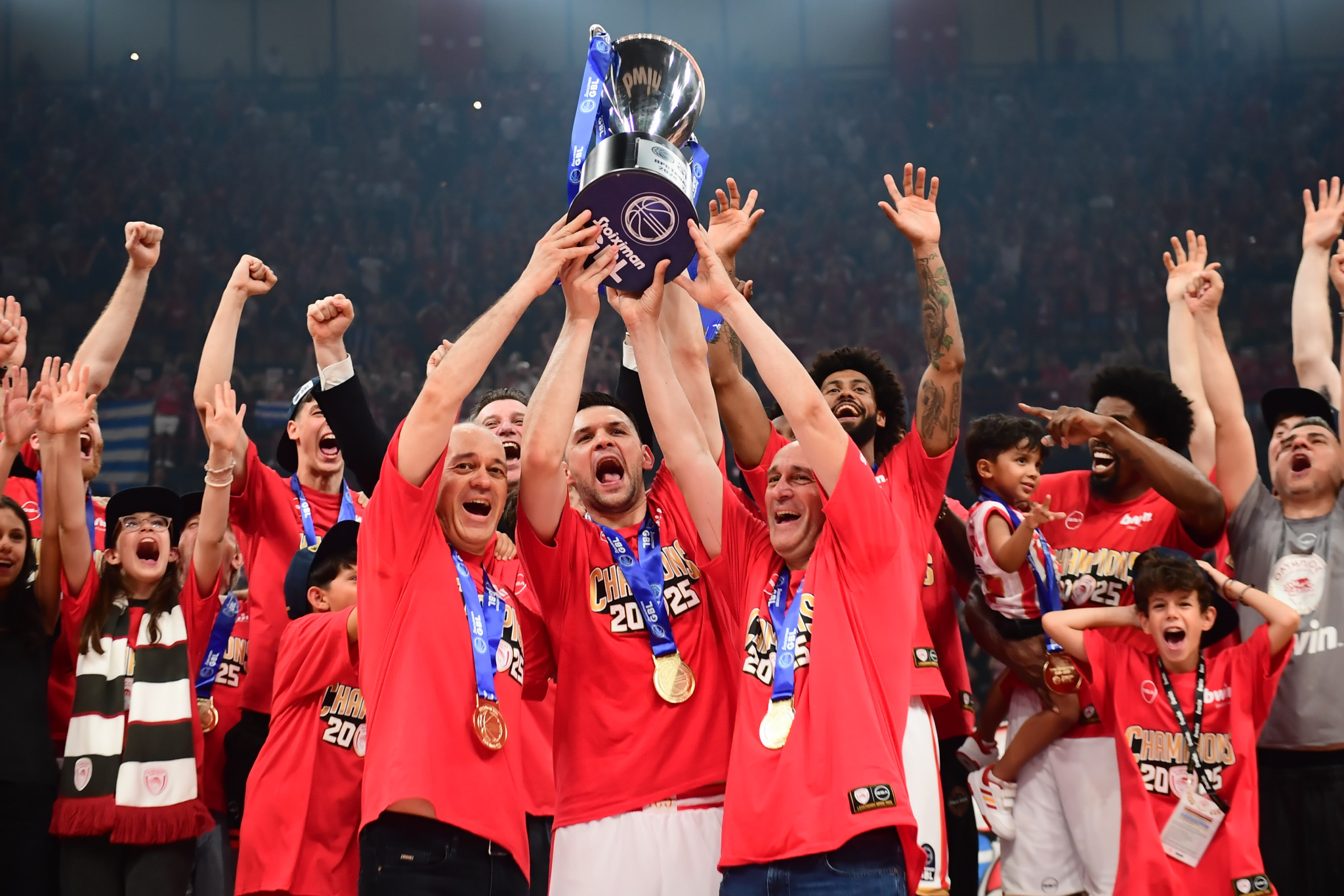 Παπανικολάου: «Βάλαμε ομπρέλα προστασίας στην ομάδα, το παρεάκι μας ίσως σπάσει»