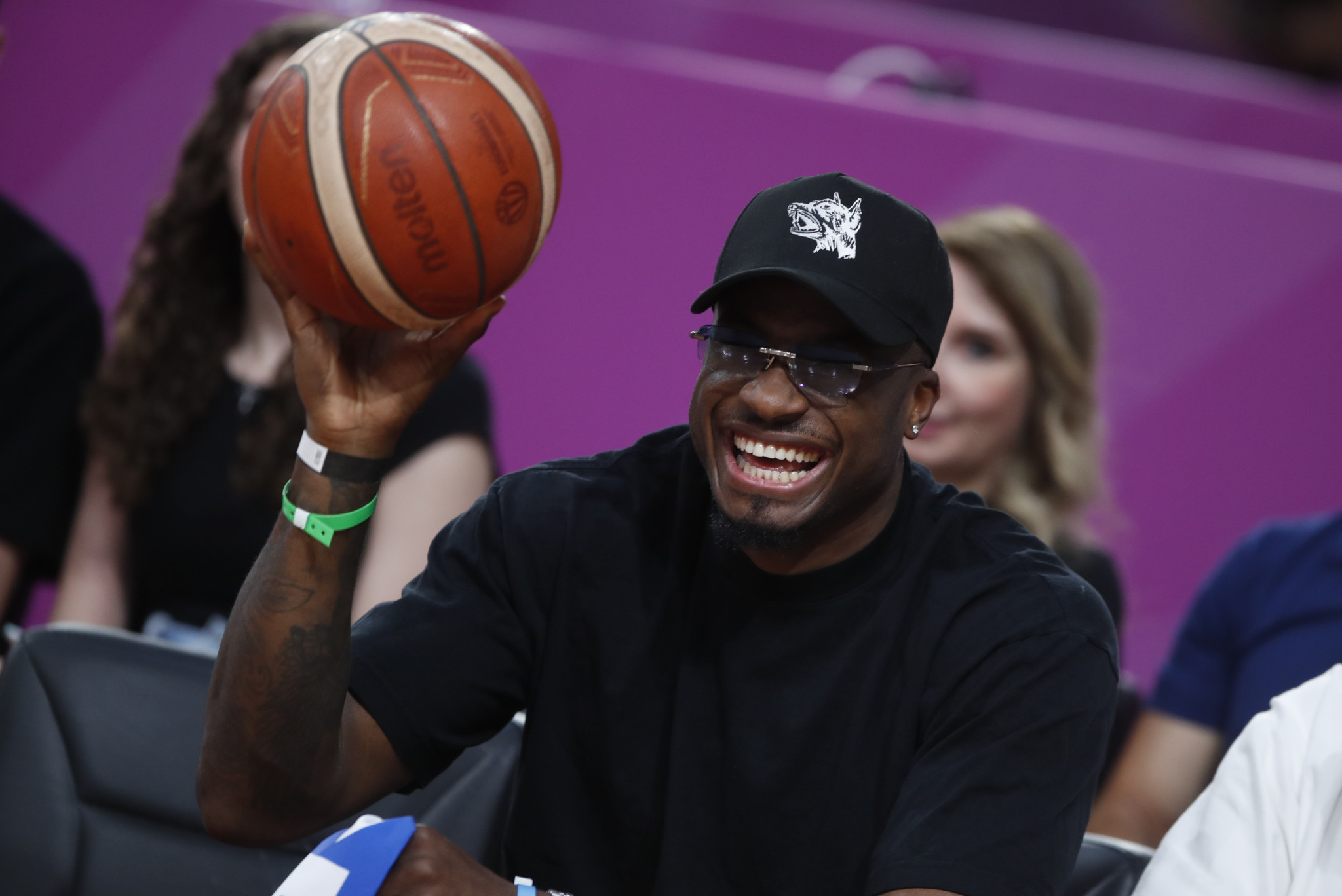 «Το ζει» ο Θανάσης Αντετοκούνμπο με τα καλάθια την Εθνικής εναντίον της Τουρκίας (video)