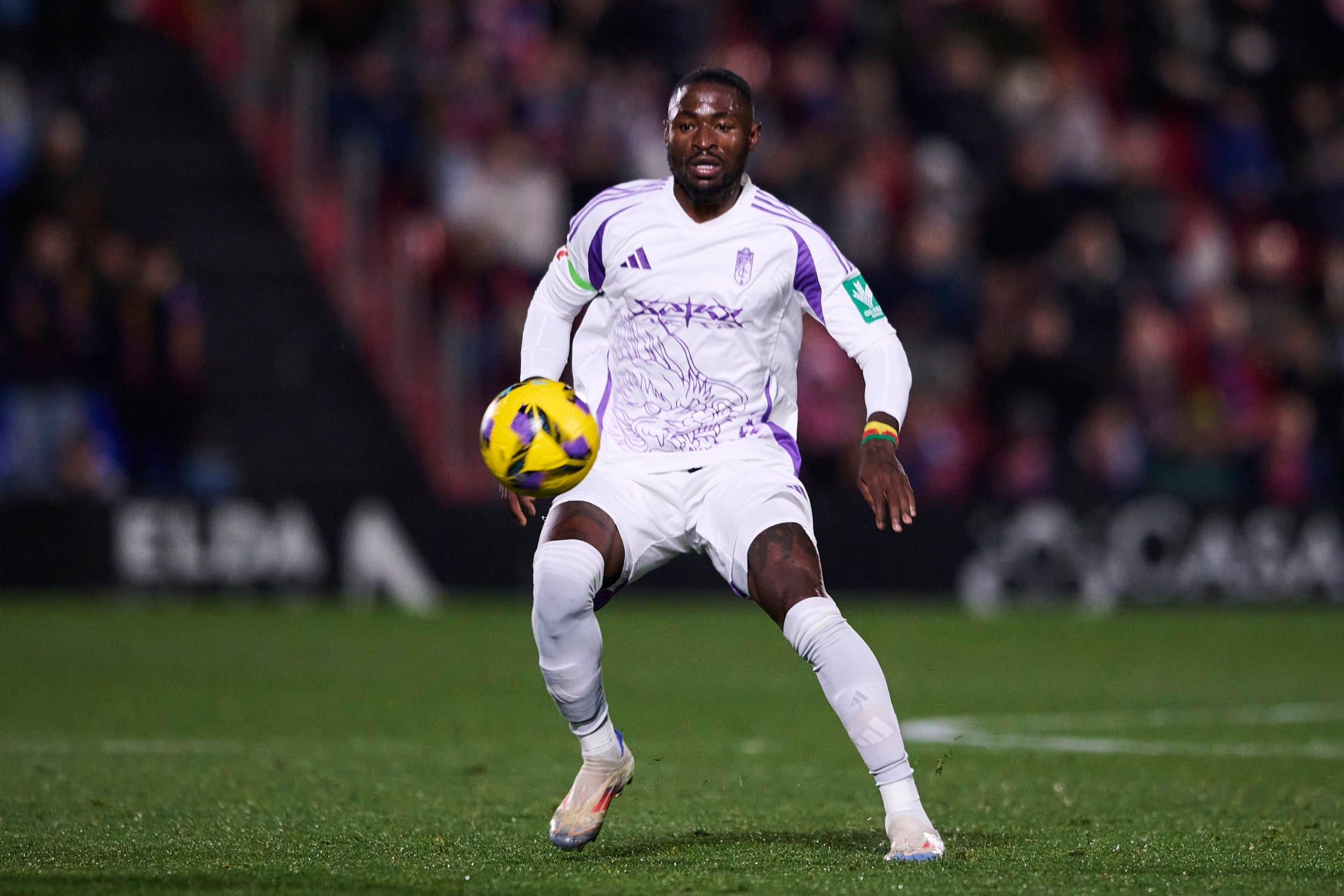 Ο Αρης έκανε κρούση στη Γρανάδα για τον αμυντικό μέσο Μάρτιν Χόνγκλα