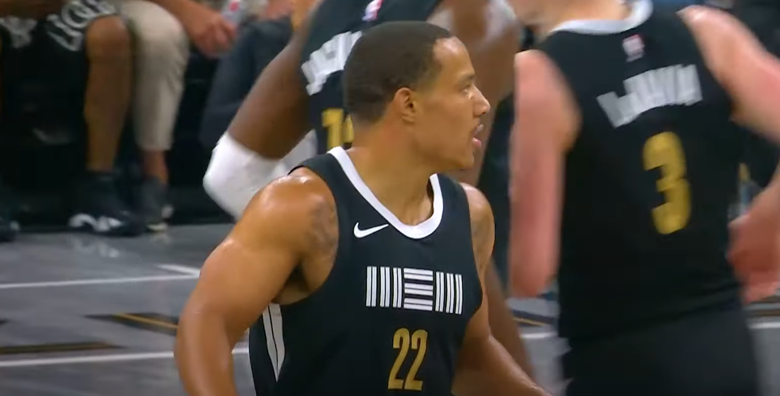 Mεγάλη ανταλλαγή ανάμεσα σε Γκρίζλις και Μάτζικ στέλνει τον Ντέσμοντ Μπέιν στο Ορλάντο!