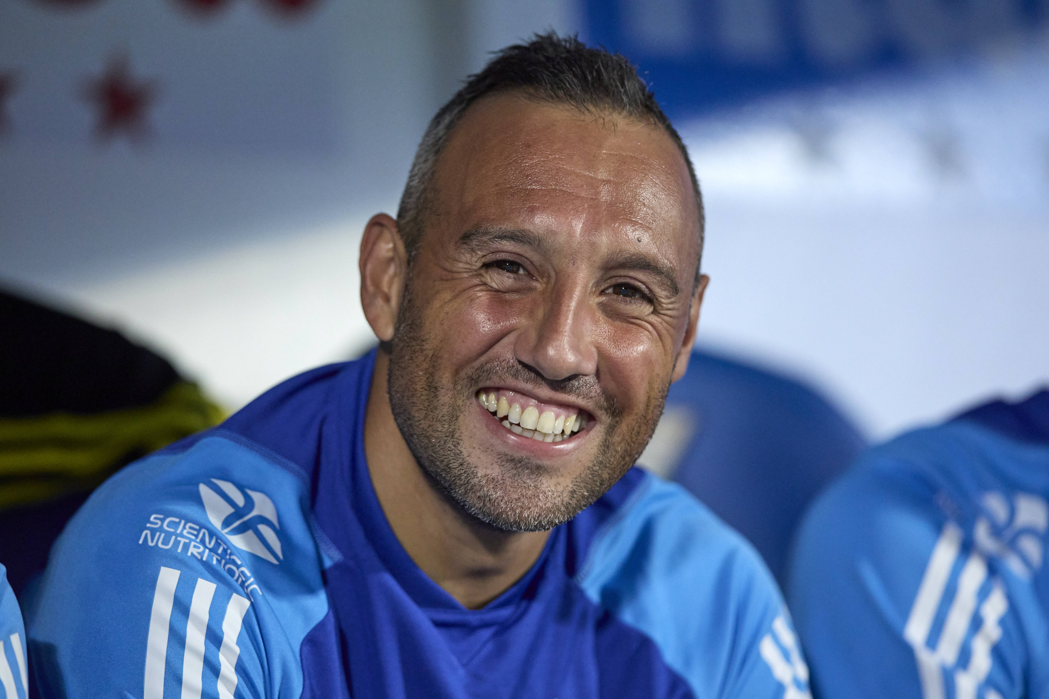 Είδες ποτέ σου πόσο φως κρύβεται σ' ένα τραύμα