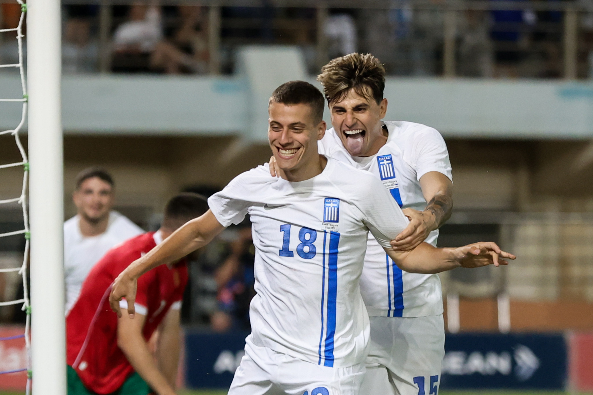 Η λατρεία των οπαδών και τα χαμόγελα των διεθνών - Η παρακάμερα του φιλικού της Εθνικής Ελλάδας