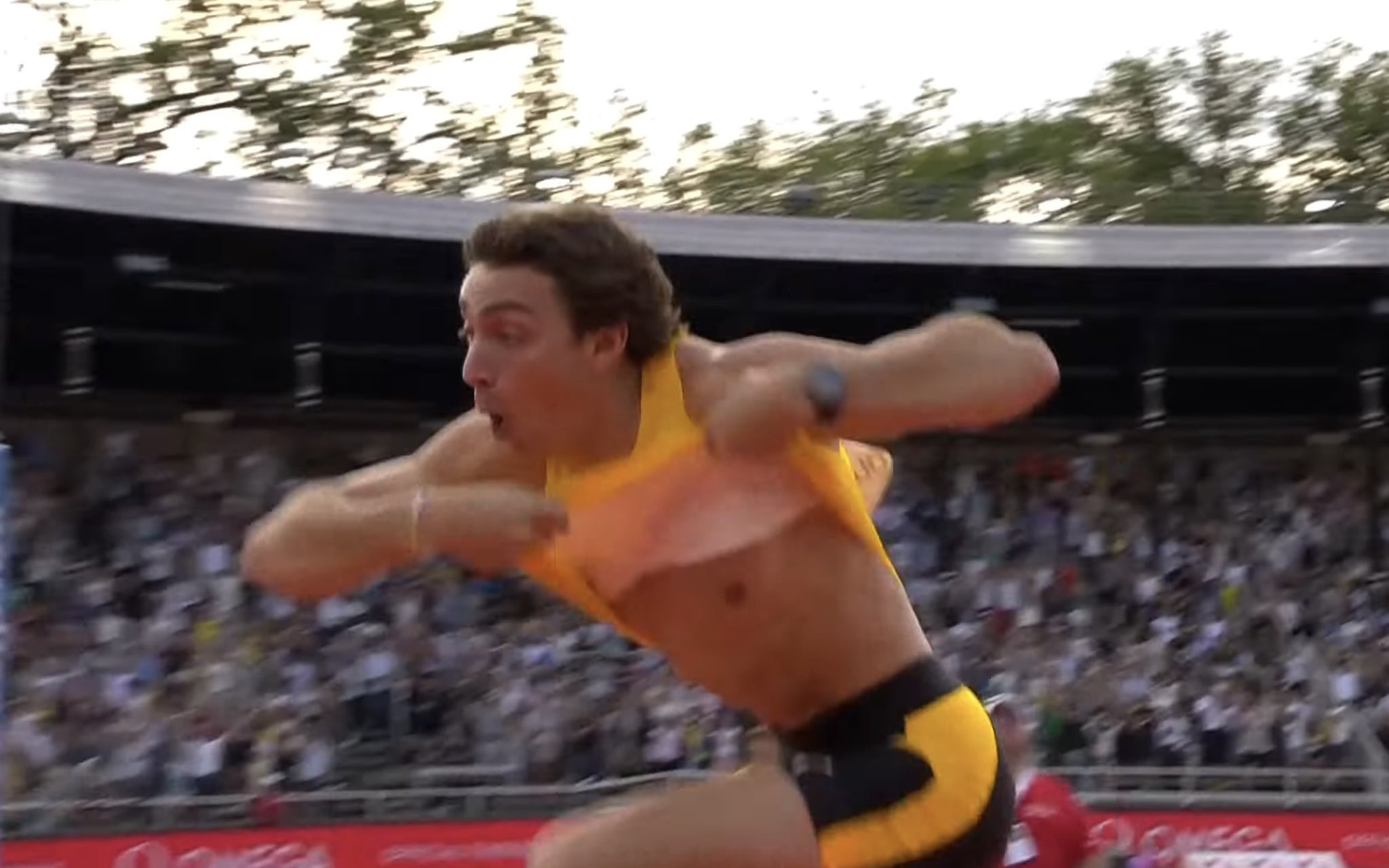 Δείτε τον Ντουπλάντις να «πετάει» πάνω από το παγκόσμιο ρεκόρ στη Στοκχόλμη (video)