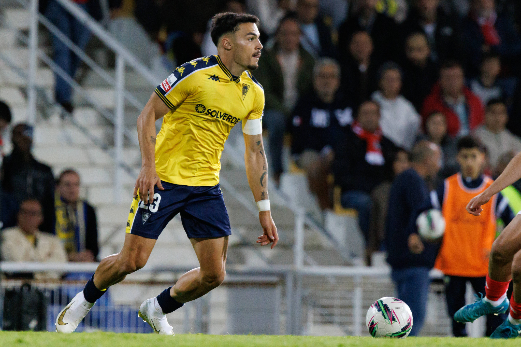 «Κλείδωσε» η άφιξη του Άλβαρο στον Άρη, φουλάρει για άλλες δυο προσθήκες