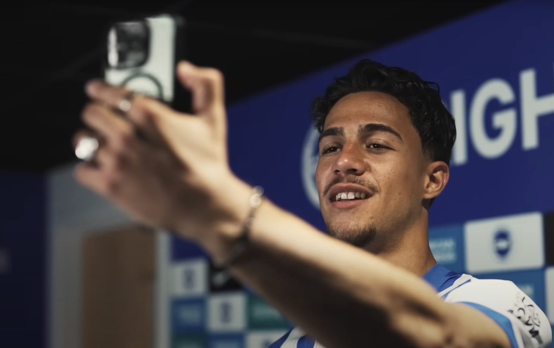 Το μήνυμα του Κωστούλα στους οπαδούς της Μπράιτον: «Έτοιμος για αυτό το νέο κεφάλαιο. Up the Albion»