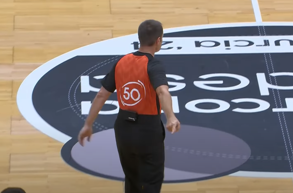 Αυτός είναι ο λόγος που στην εμφάνιση των διαιτητών της ACB υπάρχει αριθμός