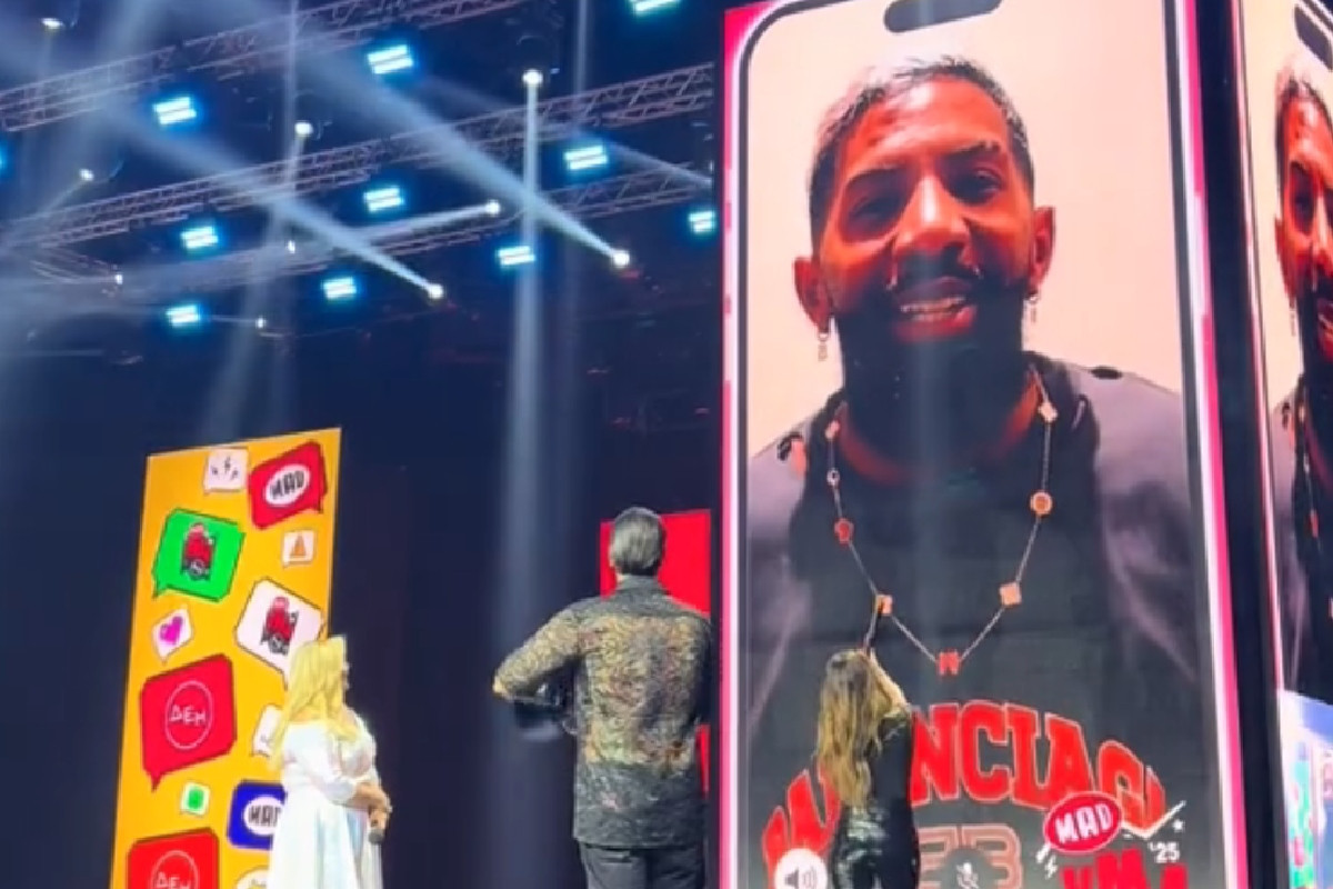 Η πιο viral στιγμή των Mad VMA - Ο «είμαι πολύ κουρασμένο» Ροντινέι έκανε έκπληξη στη Βανδή (video)