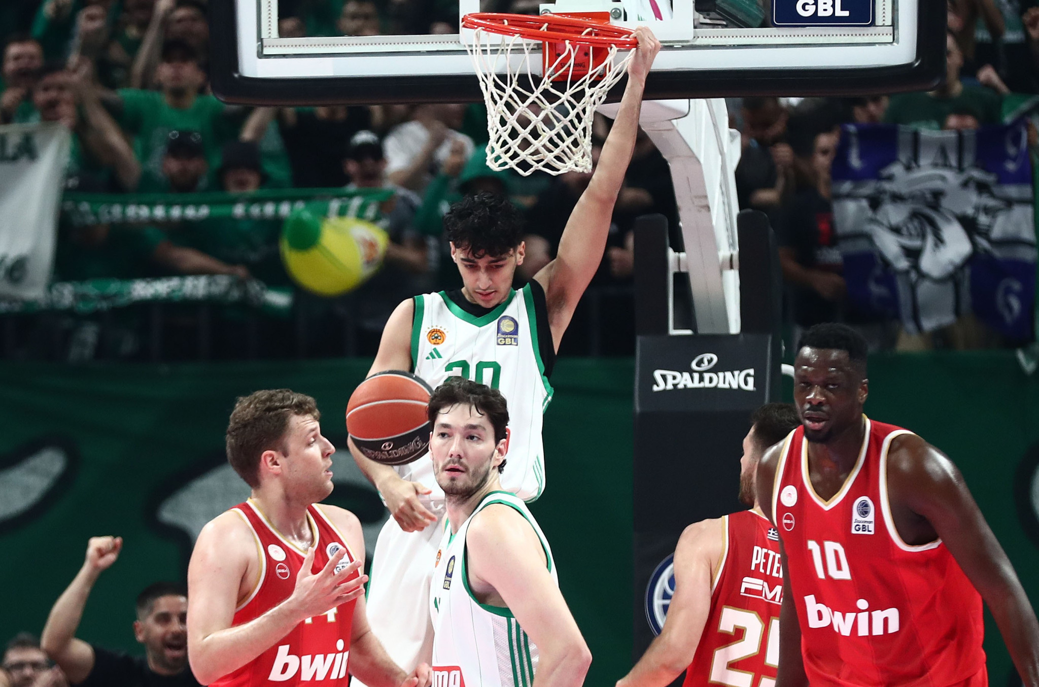 Το φετινό σημαντικό «τρόπαιο» του Αταμάν είναι ο Αλέξανδρος Σαμοντούροφ