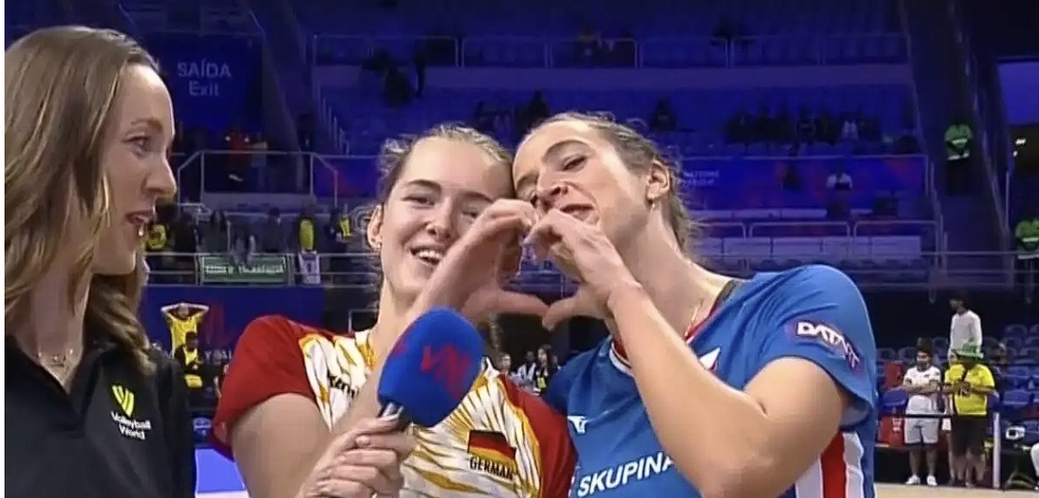 Μητριά εναντίον κόρης σε διεθνή αγώνα βόλεϊ: Μια 36χρονη αντιμετώπισε μια 18χρονη (video)