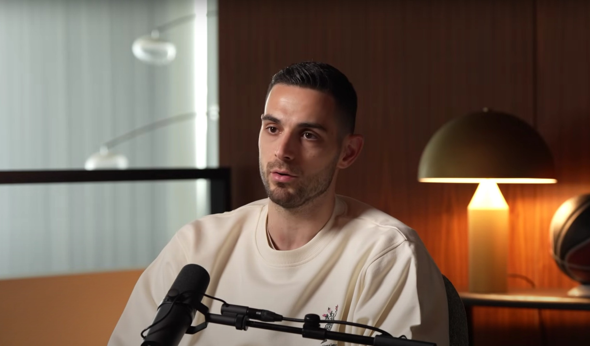 Παπαπέτρου: «Όταν υπέγραψα με τον Παναθηναϊκό, οπαδοί του Ολυμπιακού ήρθαν κάτω από το σπίτι μου» (video)