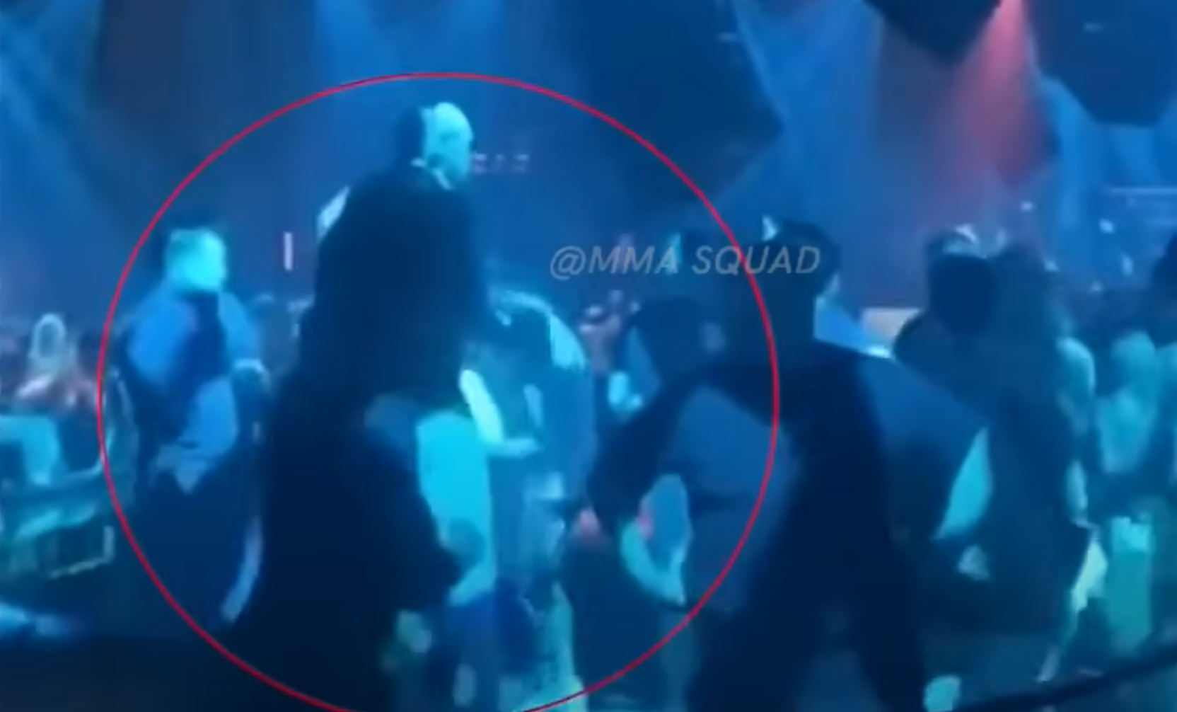 Νέο σκάνδαλο με  ΜακΓκρέγκορ - Γρονθοκόπησε έναν άνδρα σε νυχτερινό κέντρο διασκέδασης (video)