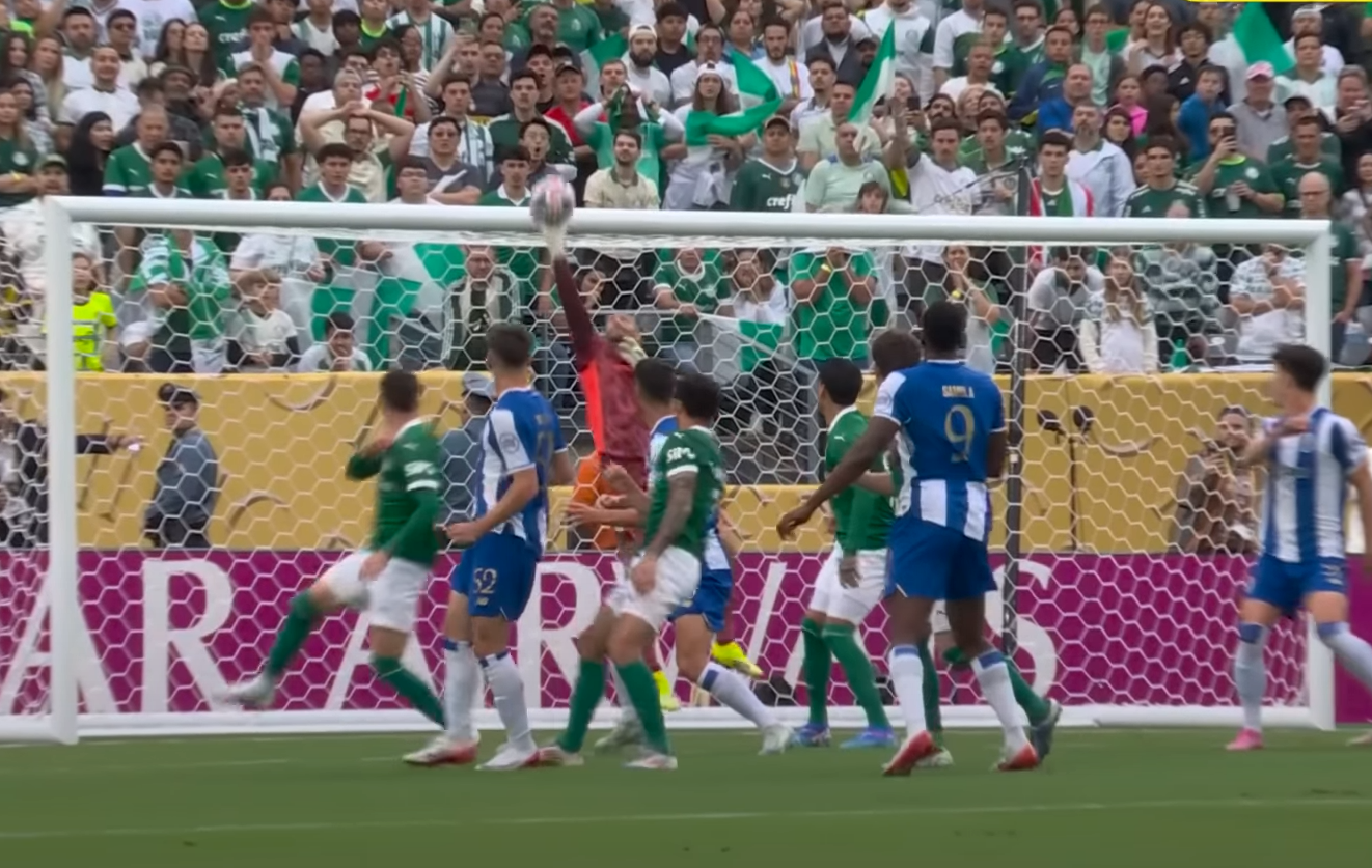 «Κουλούρια» ανάμεσα σε Παλμέιρας και Πόρτο (video)